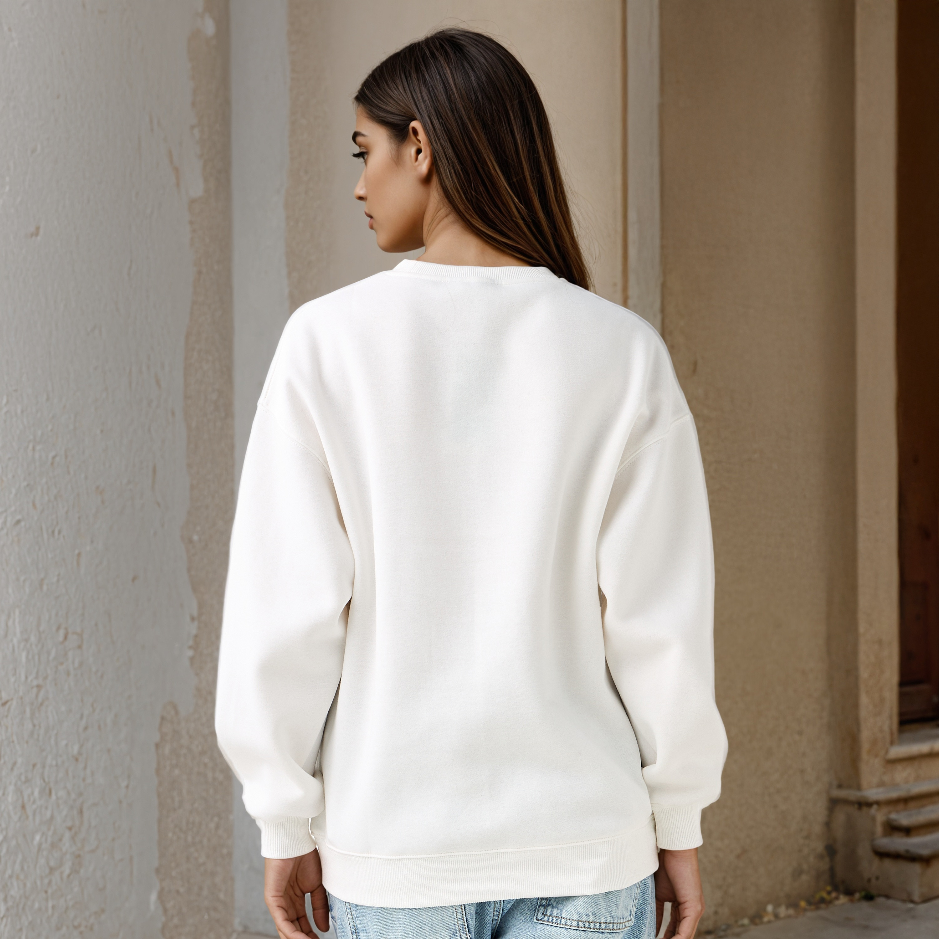 سويت شيرت بياقة ضيقة وطبعات جرافيك-women-clothing-hoodiesandsweatshirts-sweatshirts-image-18