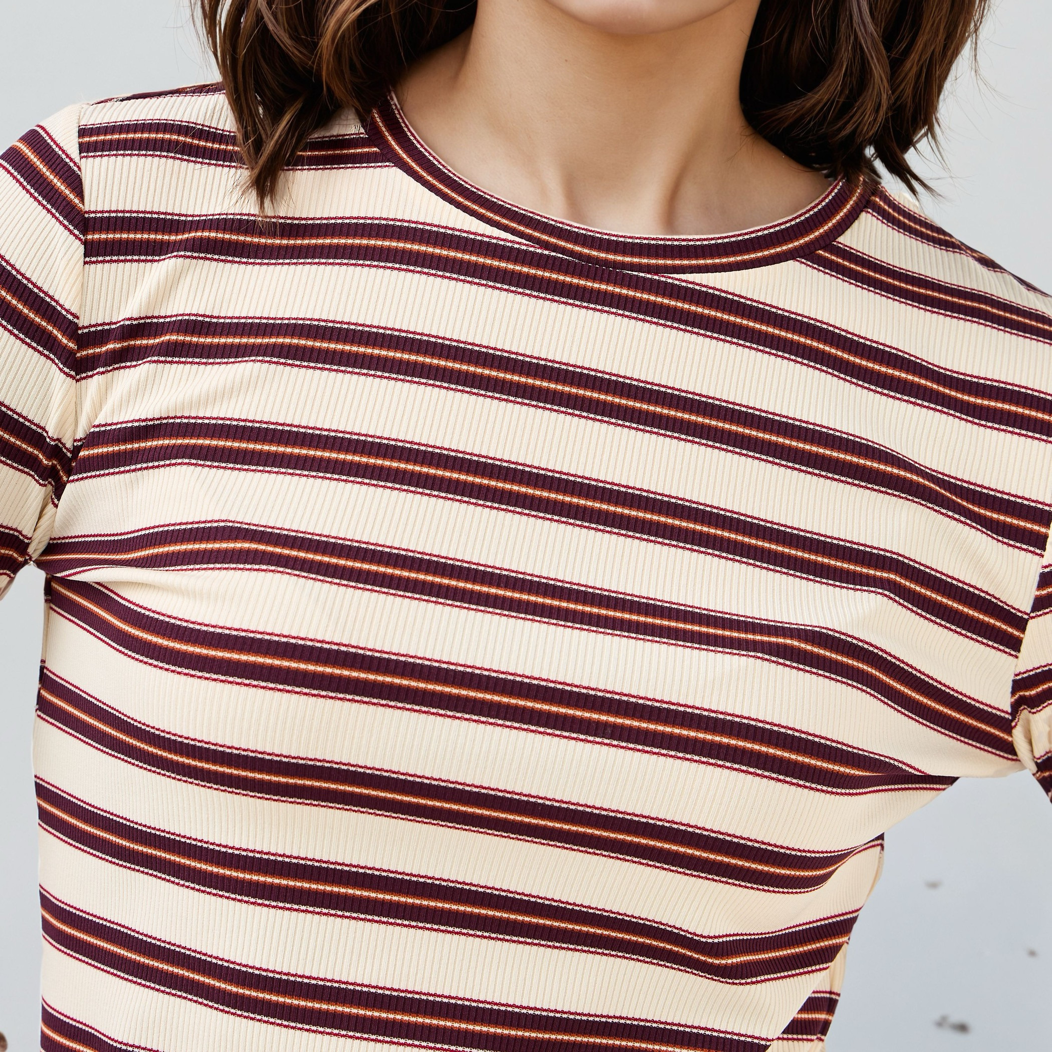 تيشيرت مخطط بياقة ضيقة وأكمام طويلة-women-clothing-tshirts-image-5