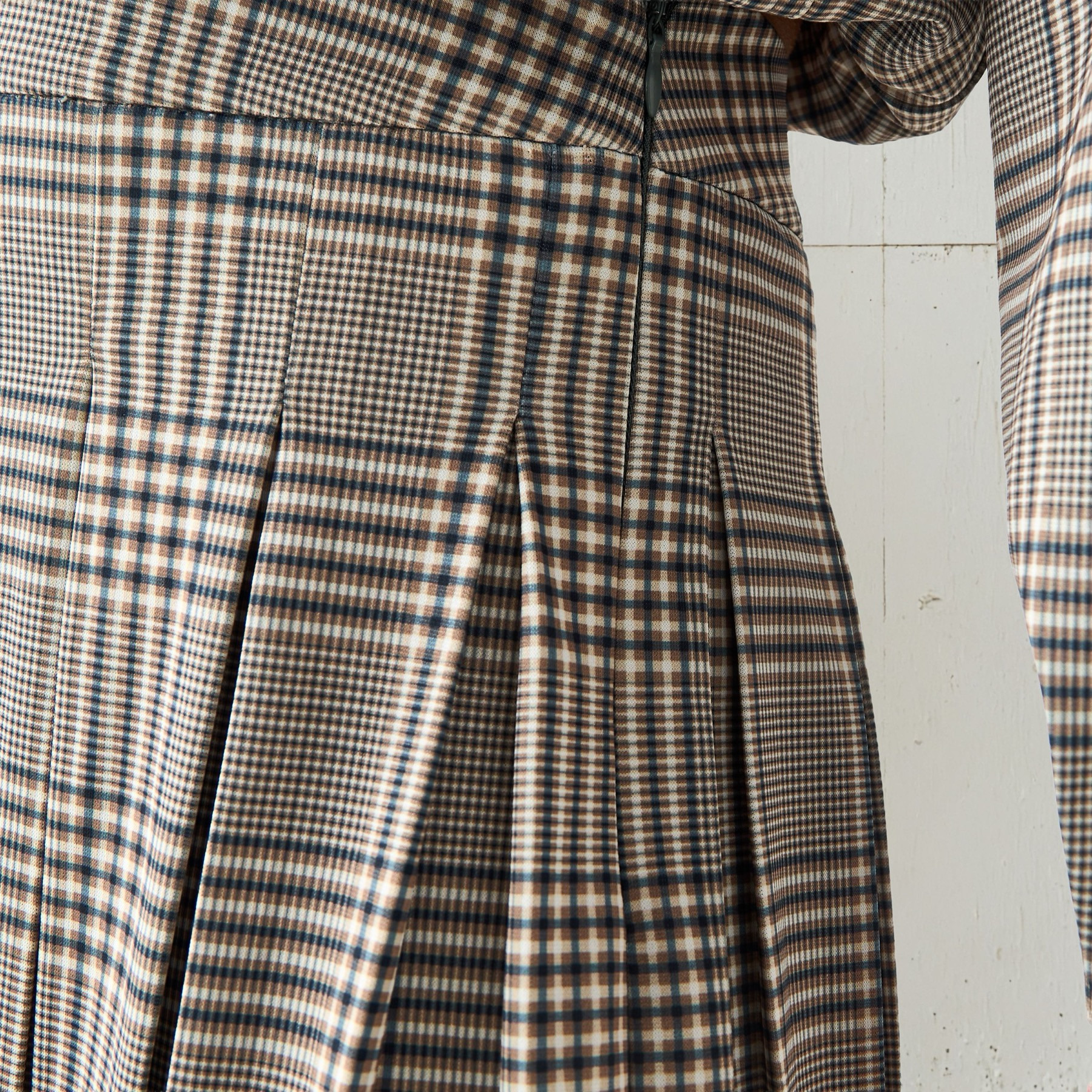 تنورة كاروهات قصيرة بثنيات-women-clothing-bottoms-skirts-image-5