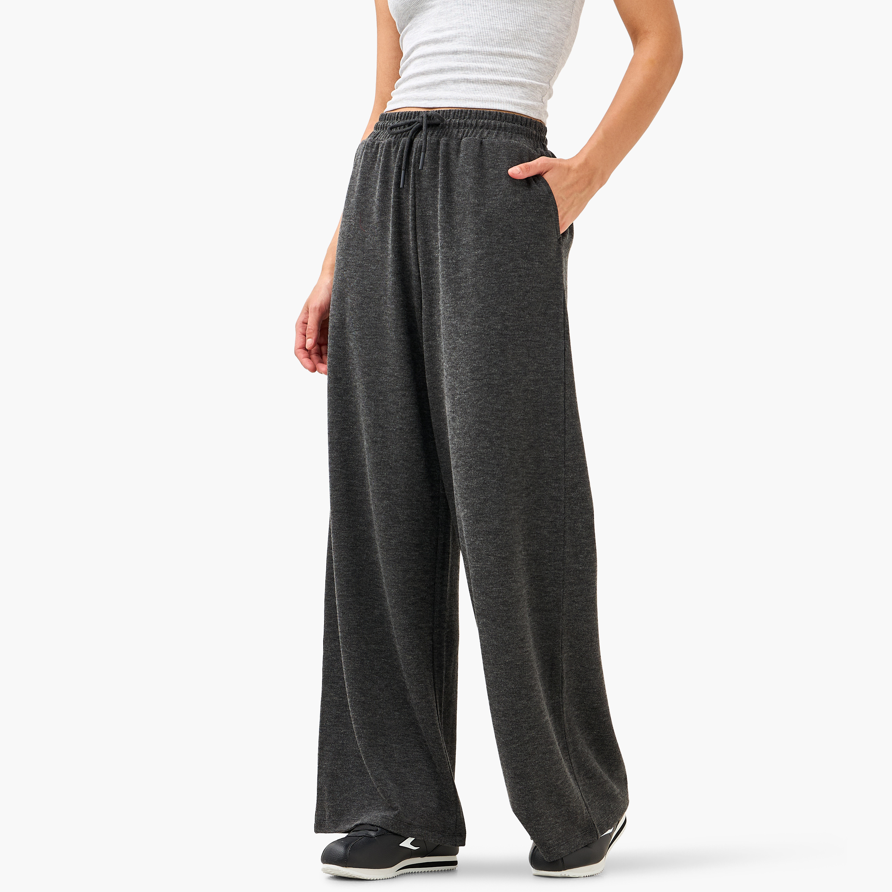 بنطلون رياضي بارز الملمس بحزام خصر-women-clothing-bottoms-joggers-image-9