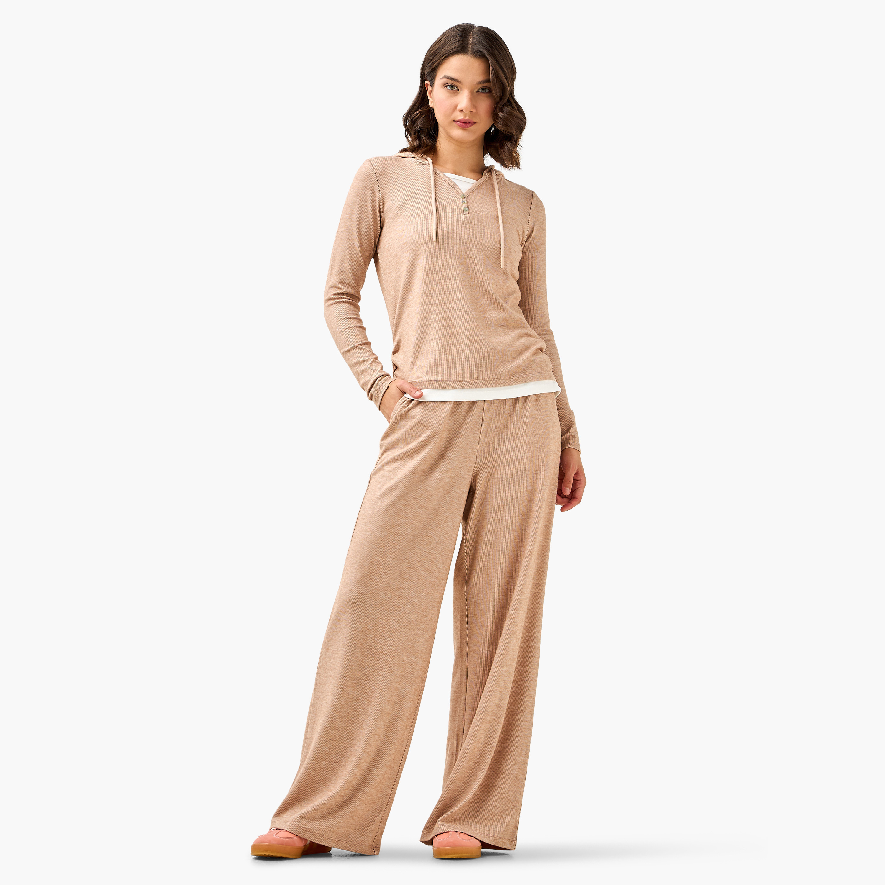 بنطلون رياضي بارز الملمس بحزام خصر-women-clothing-bottoms-joggers-image-2
