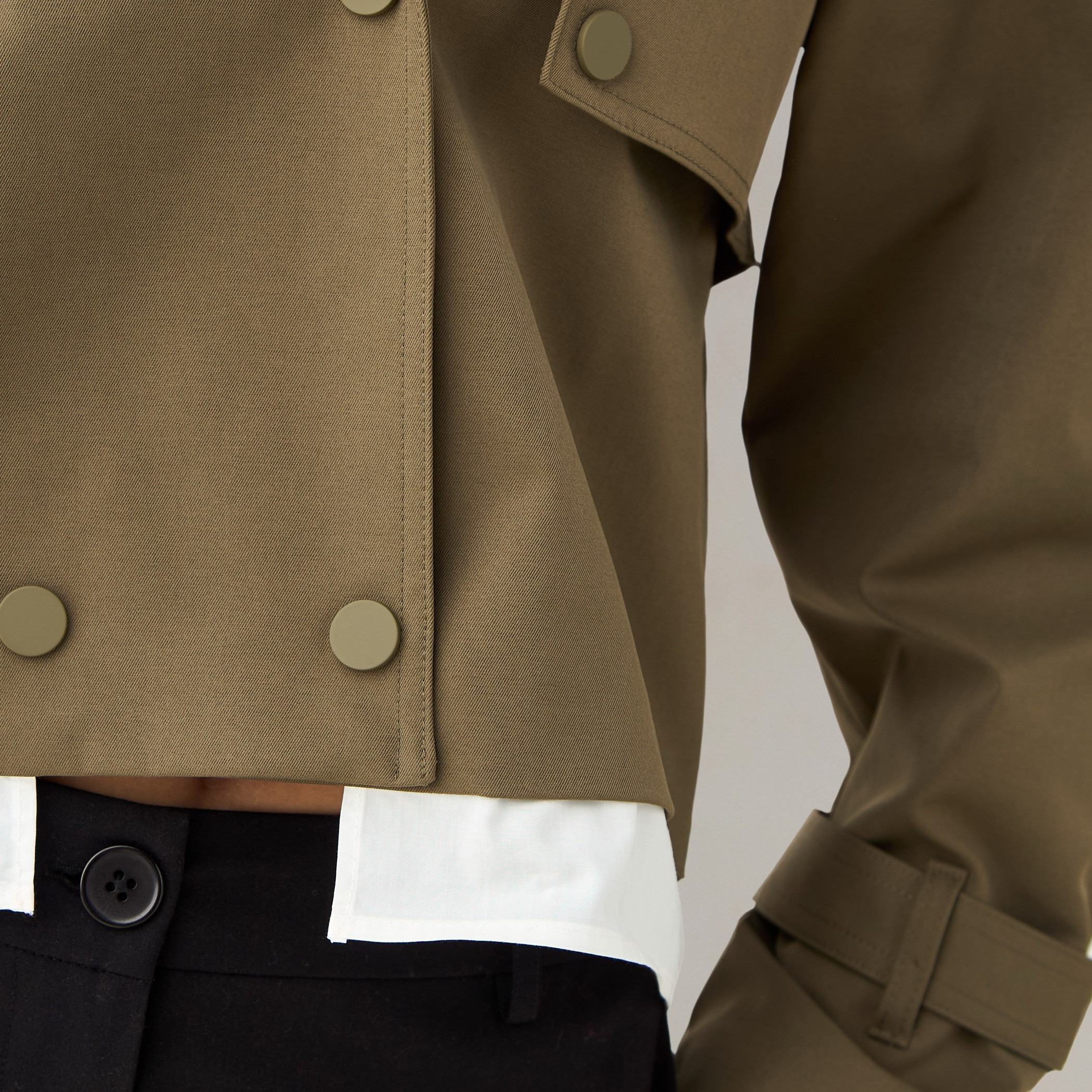 جاكيت قصير بياقة مدببة-women-winterwear-coatsandjackets-jackets-image-4