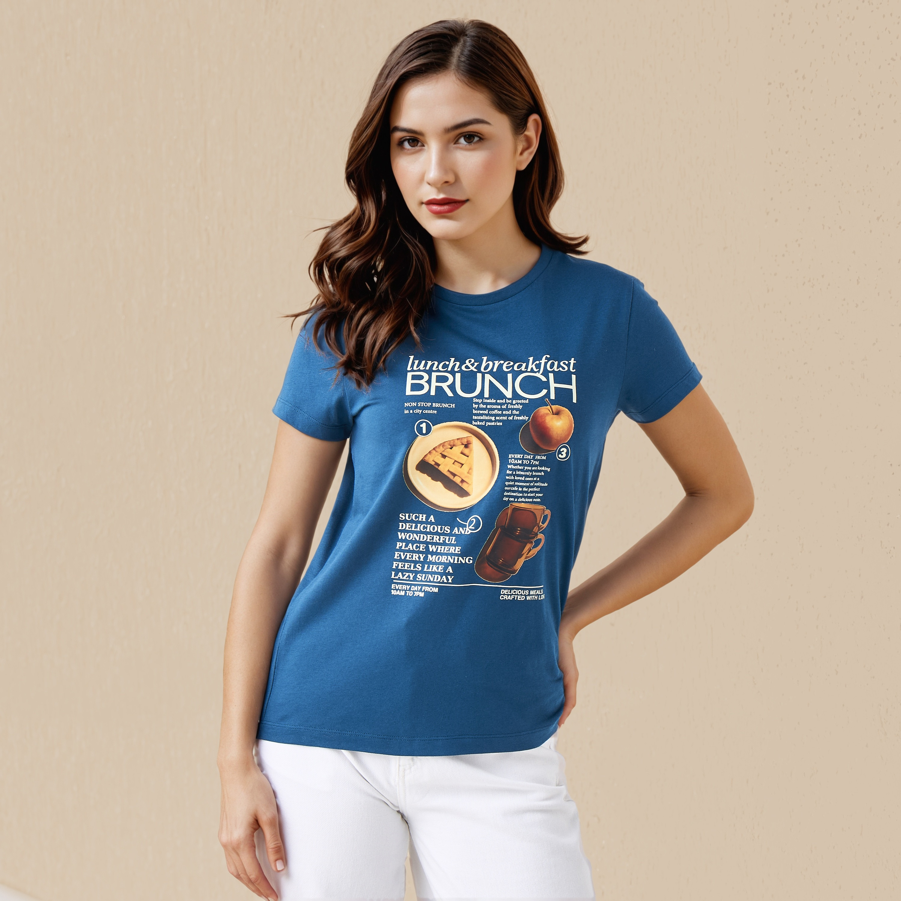 تيشيرت قطن بقصّة عادية وطبعات جرافيك-women-clothing-tshirts-image-1