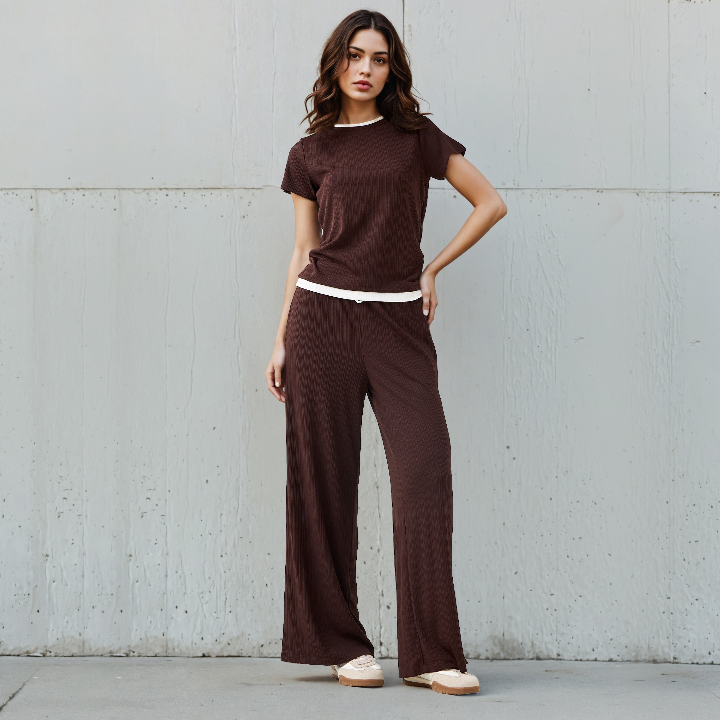 تيشيرت بقصة عادية من مزيج بوليستر وتفاصيل كشكش-women-clothing-tshirts-image-2