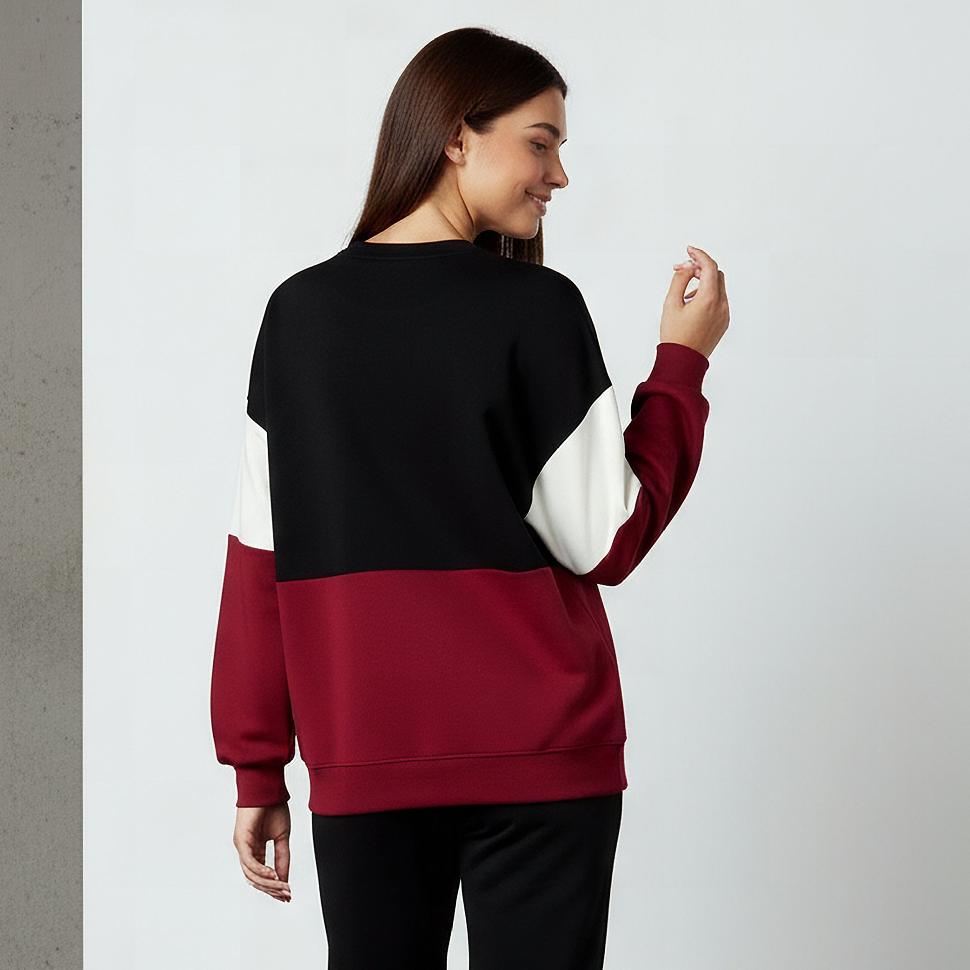 Oversized Sweatshirt with Starter Embroidery-women-winterwear-hoodiesandsweatshirts-sweatshirts-image-4