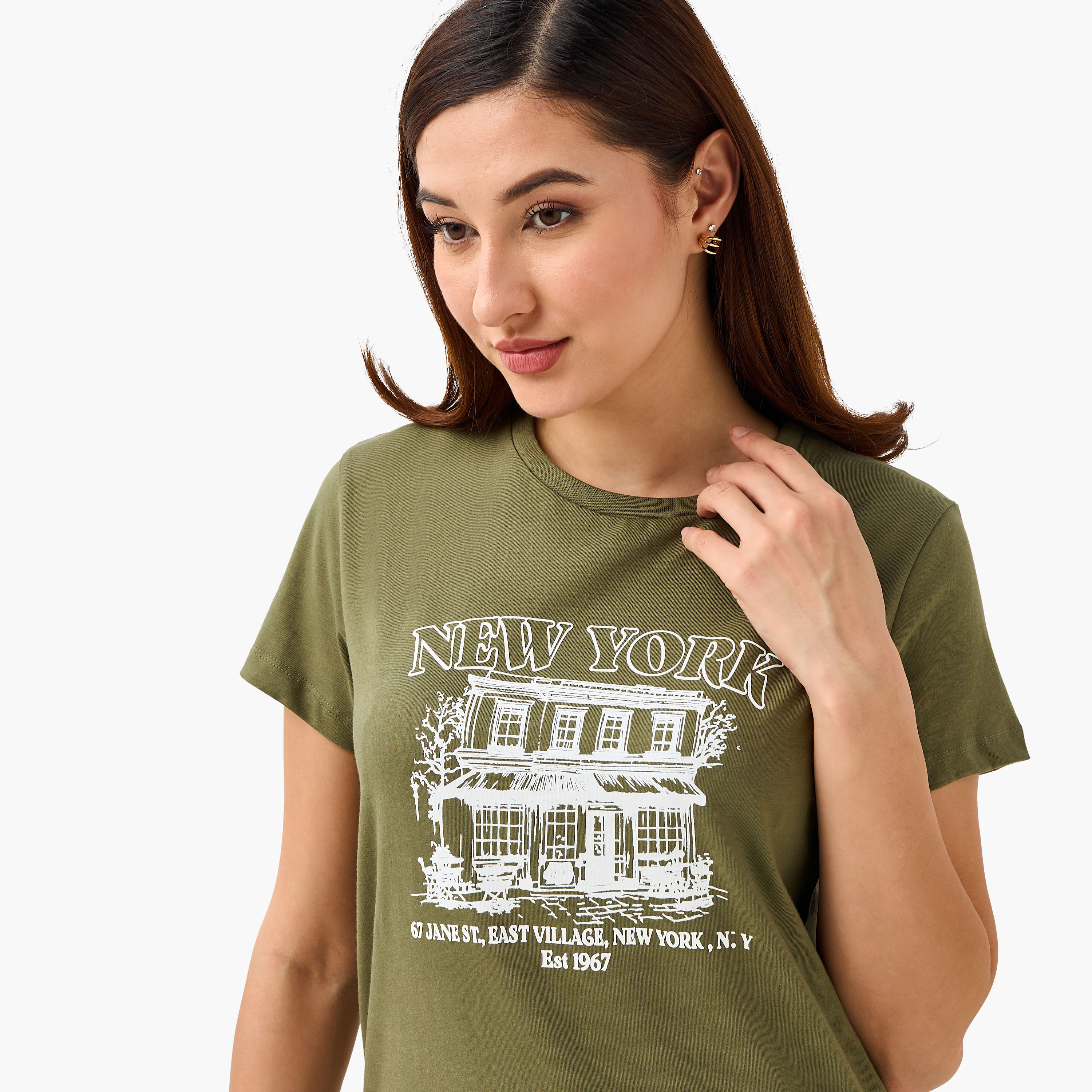 تيشيرت قطن بقصة عادية وطبعات-women-clothing-tshirts-image-7