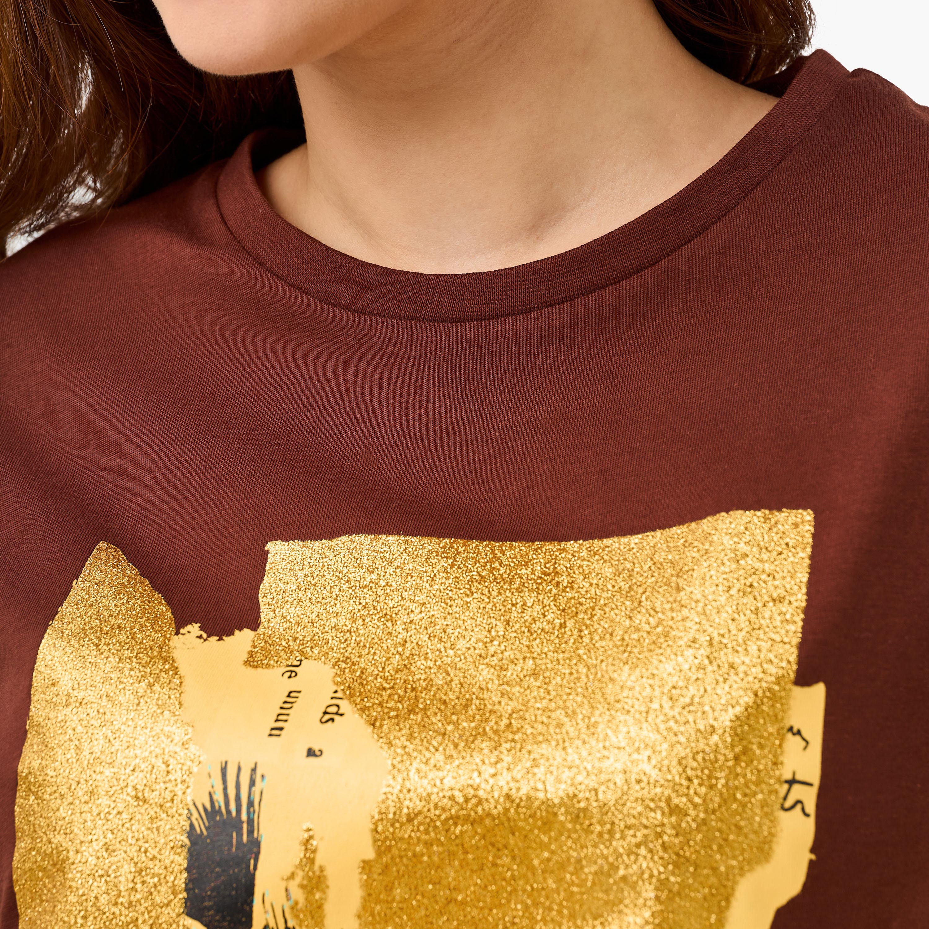 تيشيرت قطن بقصة عادية وطبعات-women-clothing-tshirts-image-4