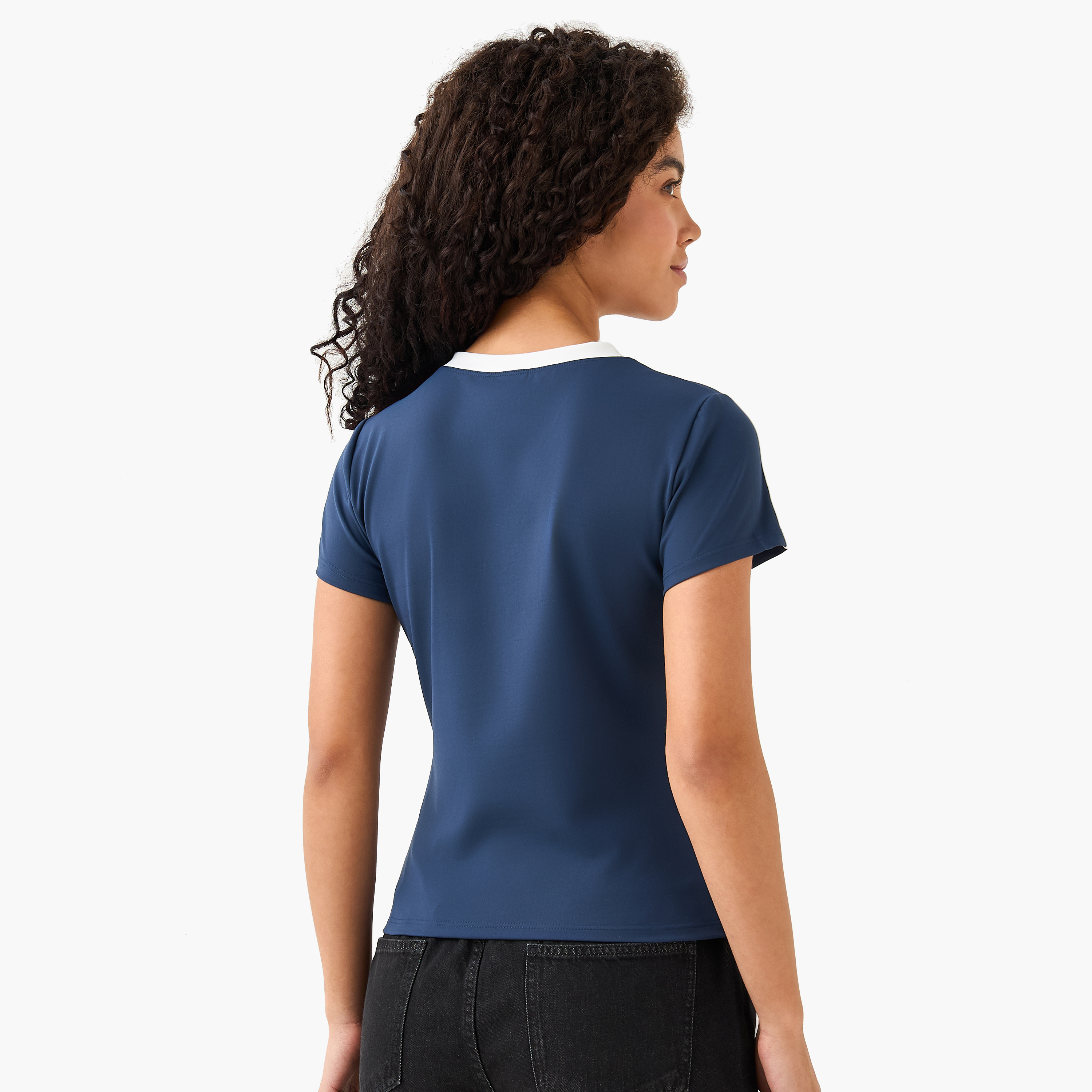 تيشيرت بطبعات من ستارتر-women-clothing-tshirts-image-6