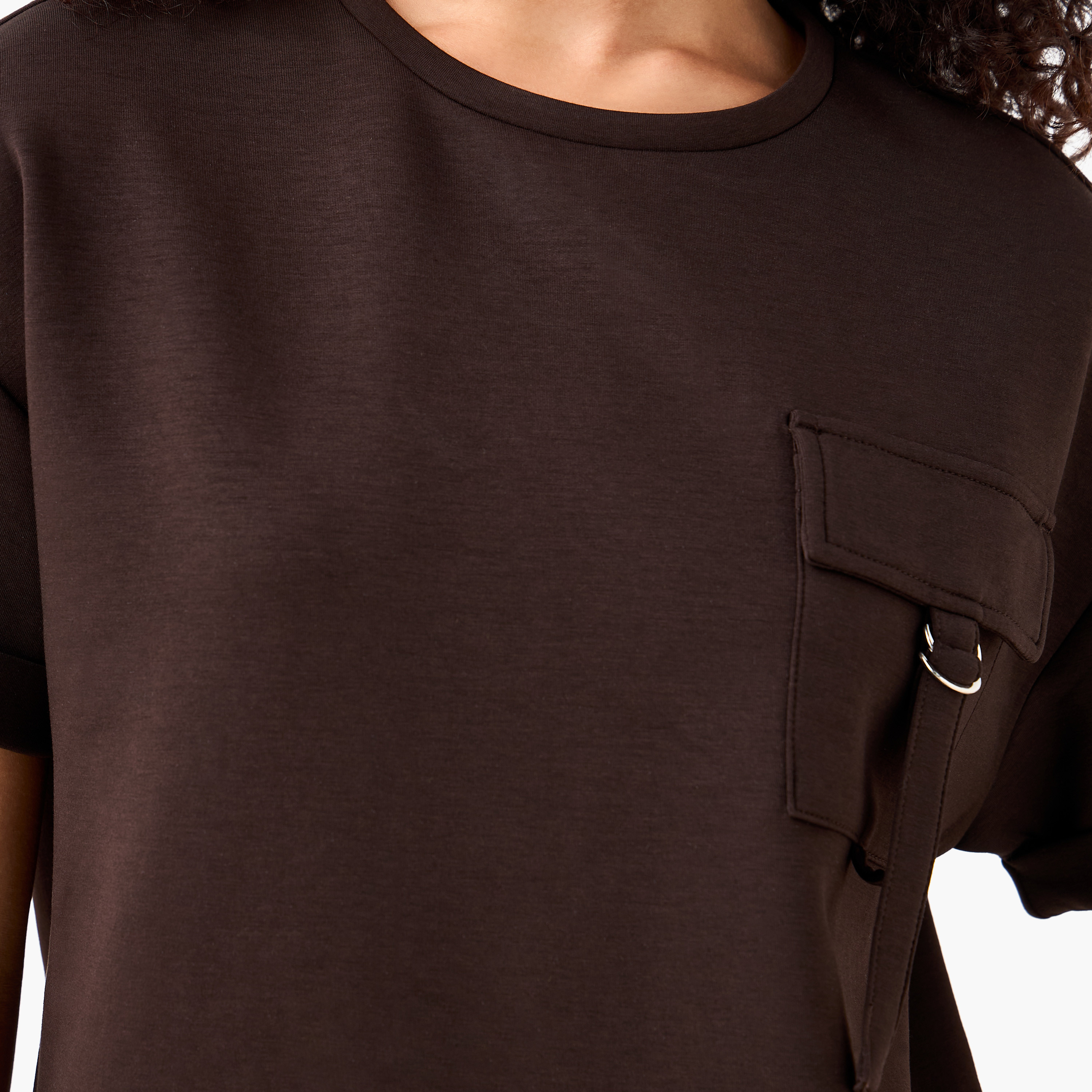 تيشيرت بقصّة مربّعة من مزيج المودال مع جيب عملي-women-clothing-tshirts-image-5