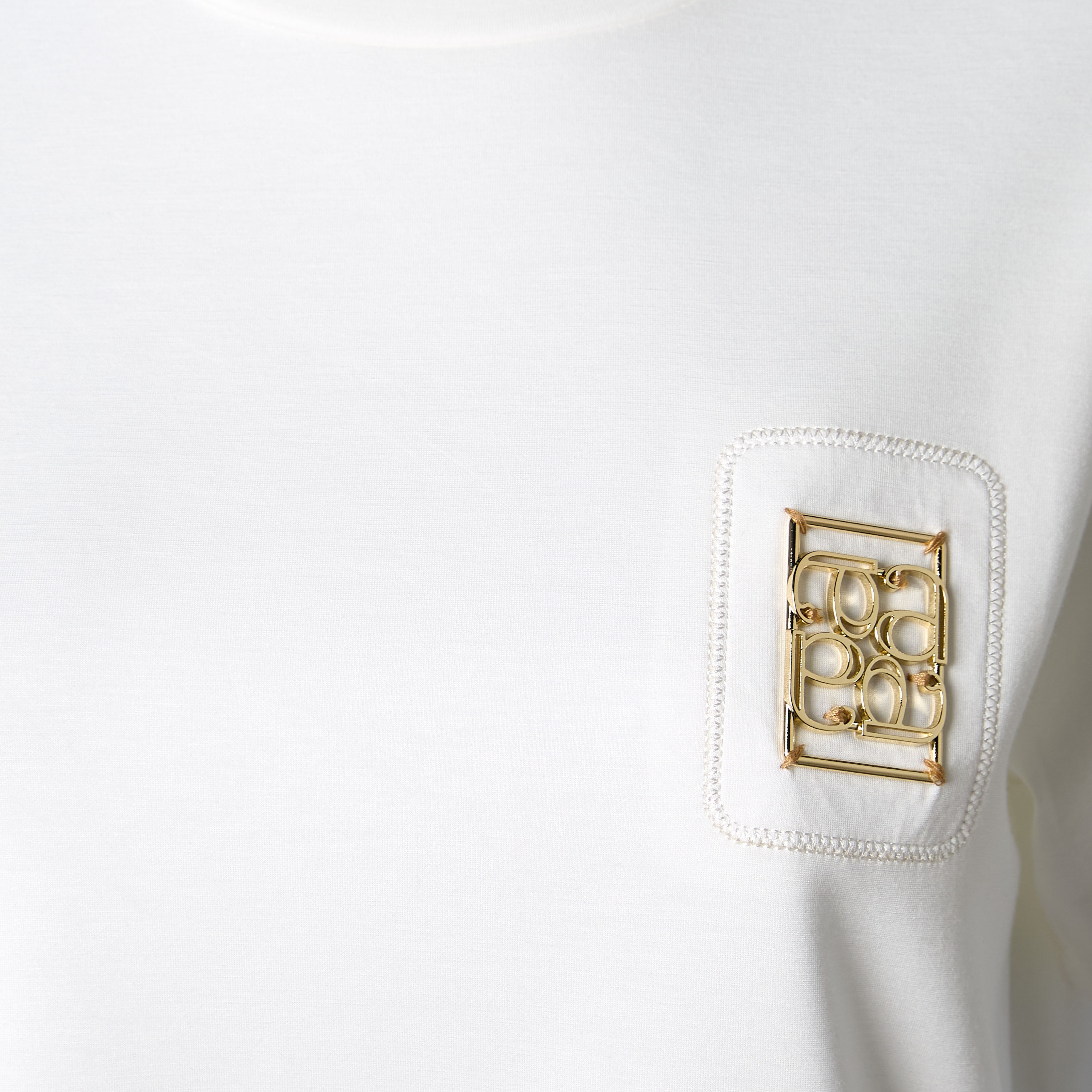 تيشيرت بقصة عادية وتفاصيل زخارف معدن-women-clothing-tshirts-image-4