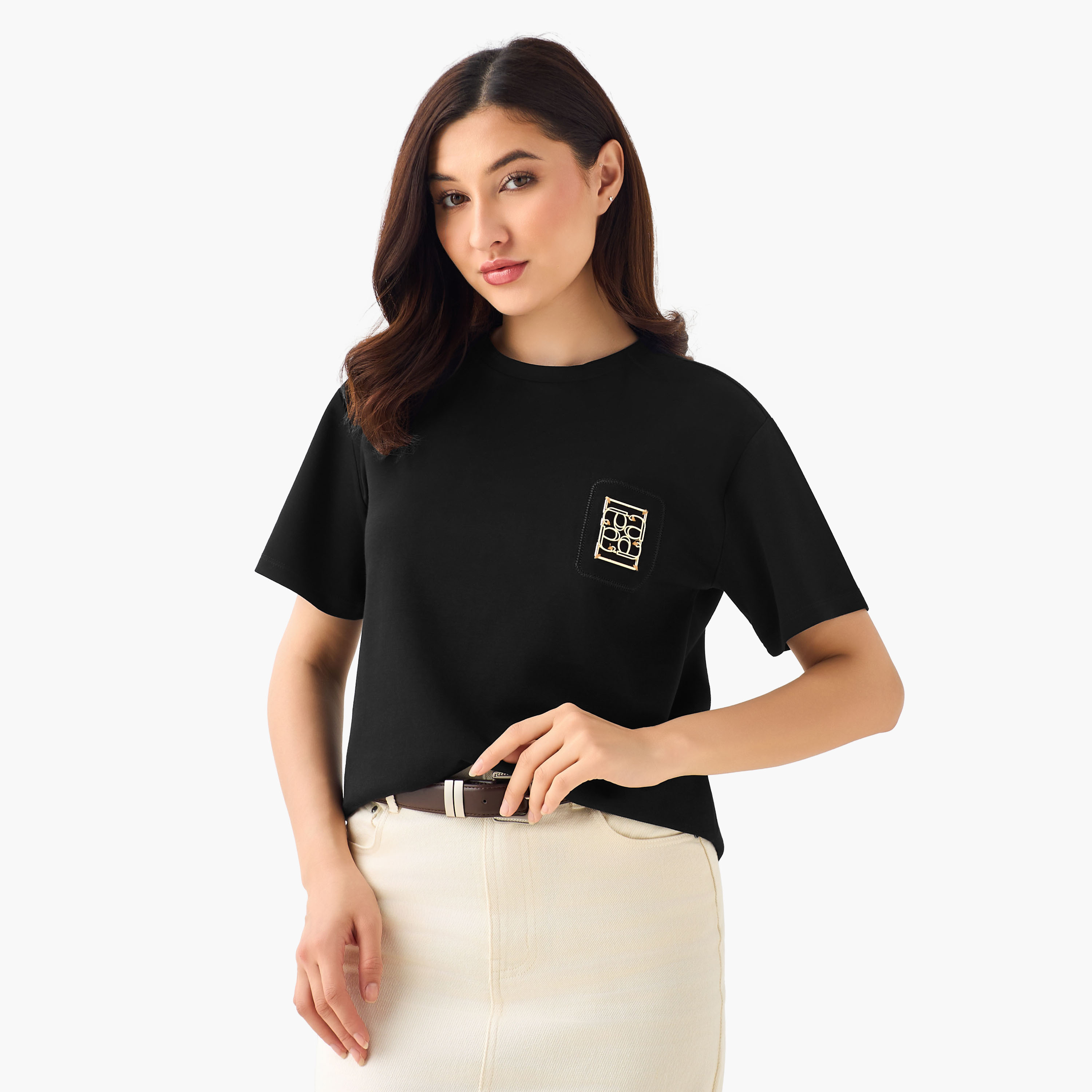 تيشيرت بقصة عادية وتفاصيل زخارف معدن-women-clothing-tshirts-image-3
