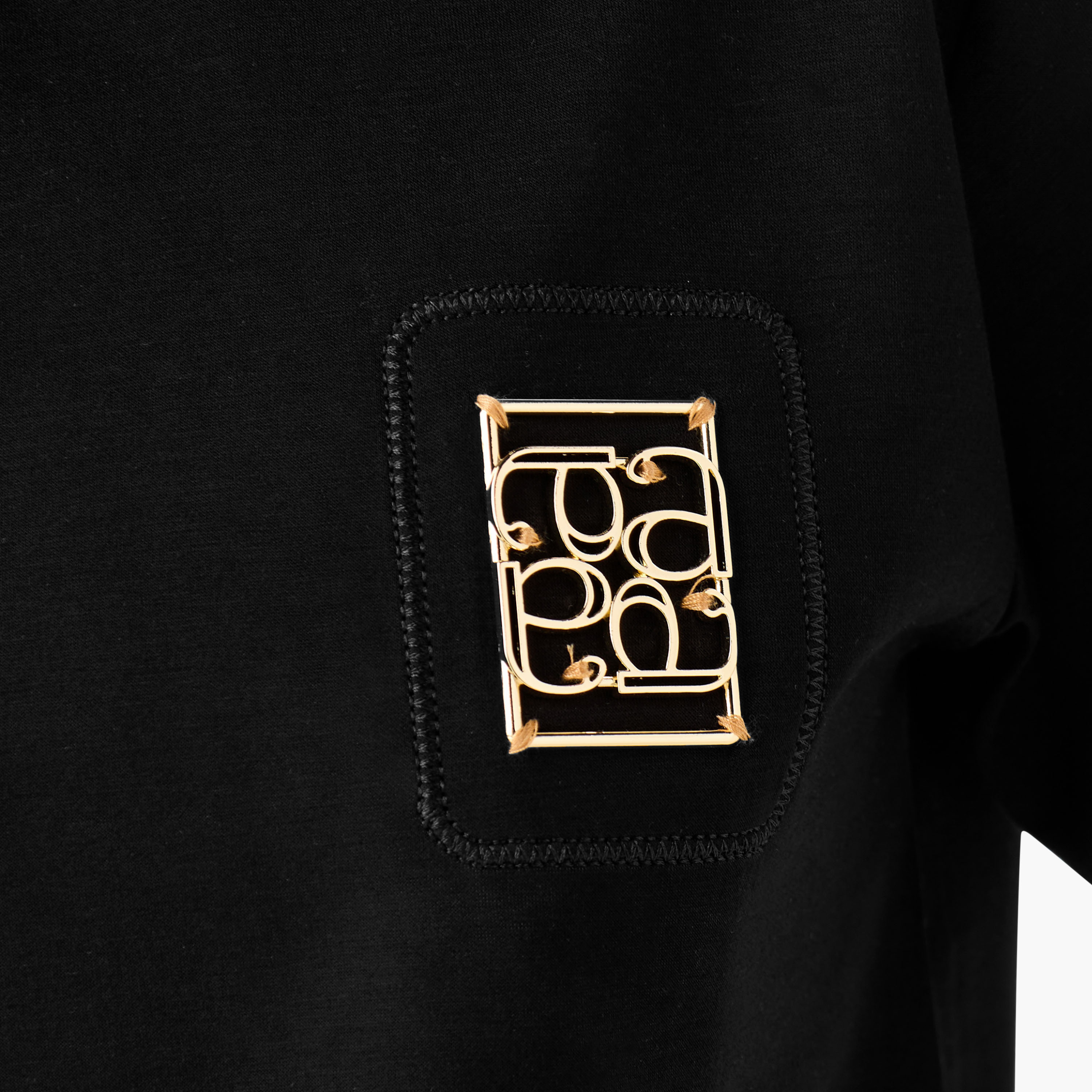 تيشيرت بقصة عادية وتفاصيل زخارف معدن-women-clothing-tshirts-image-7