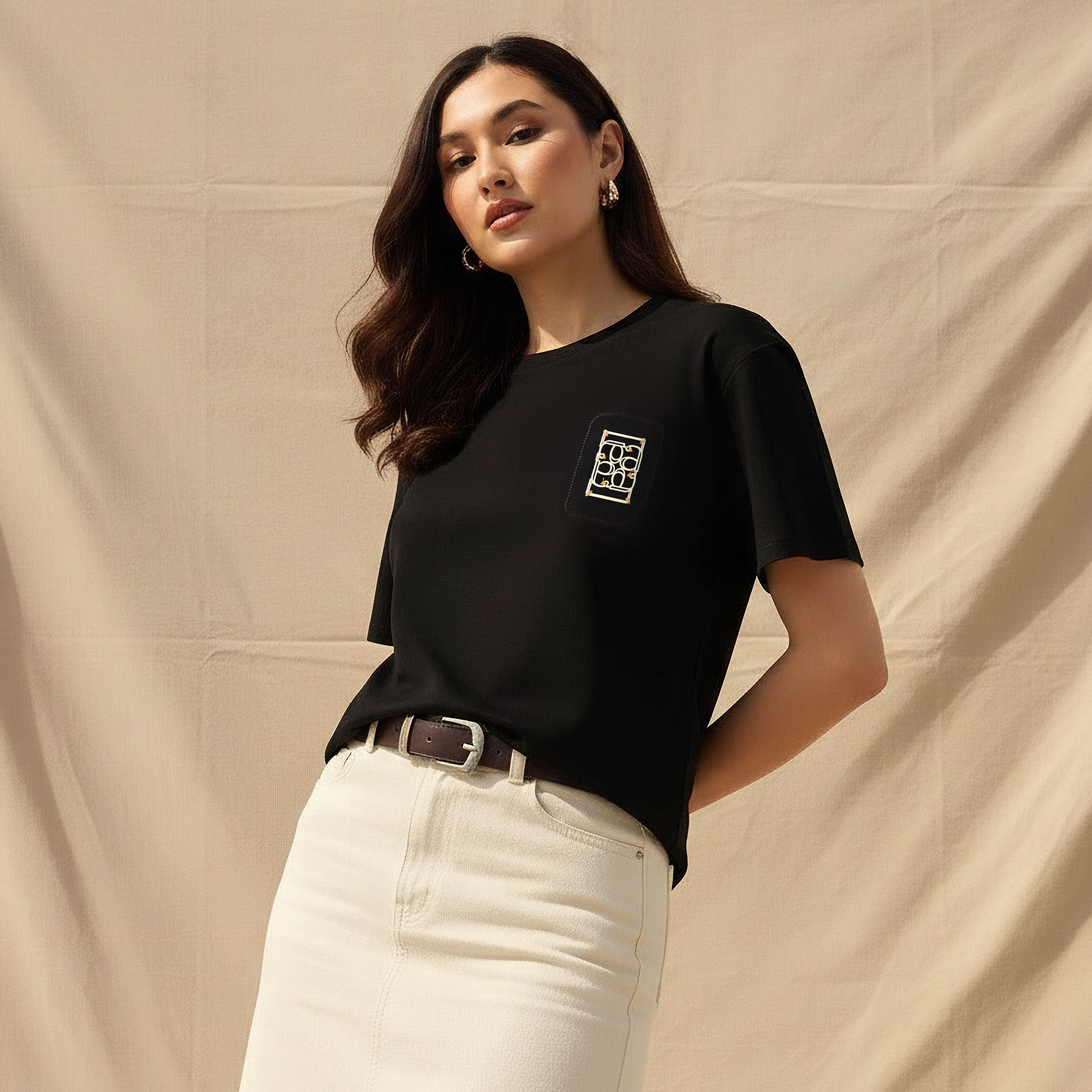 تيشيرت بقصة عادية وتفاصيل زخارف معدن-women-clothing-tshirts-image-1