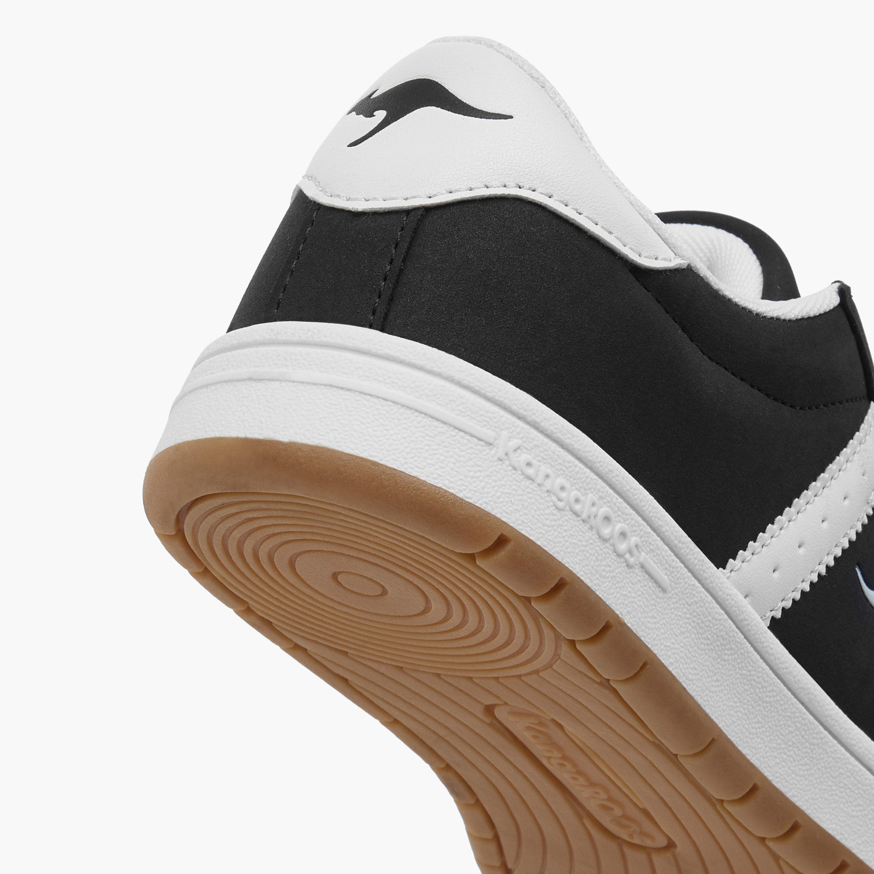 حذاء سنيكرز برباط إغلاق وتفاصيل شعار للنساء من كانجاروس-women-shoes-sneakers-image-5