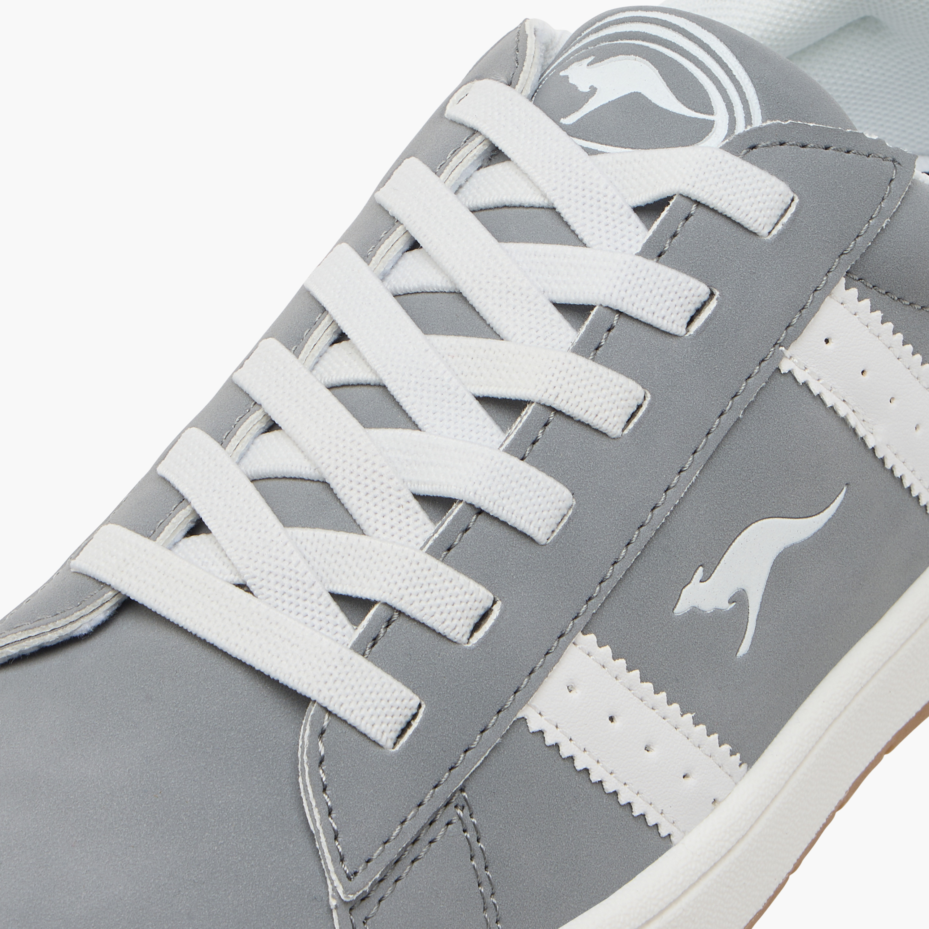 حذاء سنيكرز برباط إغلاق وتفاصيل شعار للنساء من كانجاروس-women-shoes-sneakers-image-4