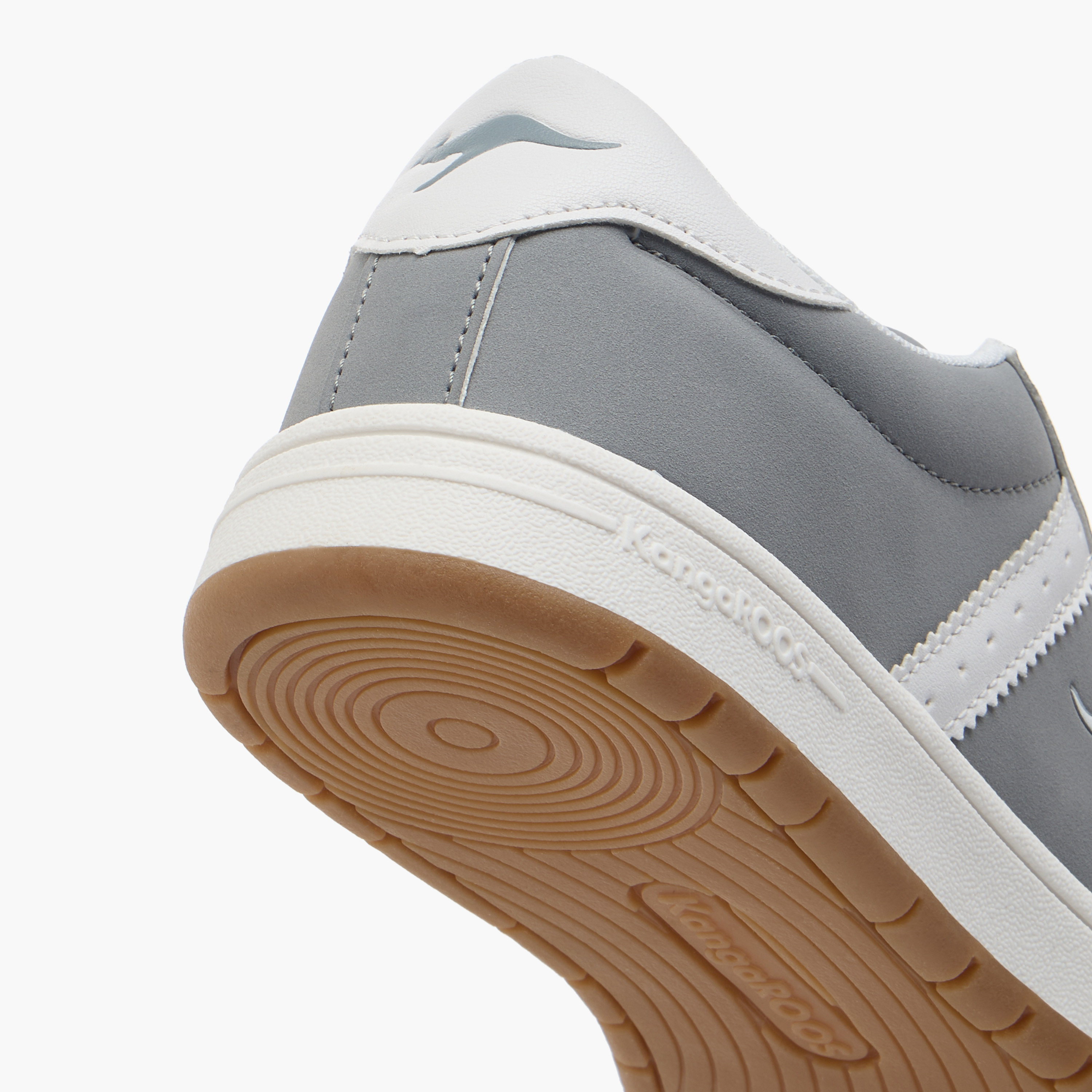 حذاء سنيكرز برباط إغلاق وتفاصيل شعار للنساء من كانجاروس-women-shoes-sneakers-image-5