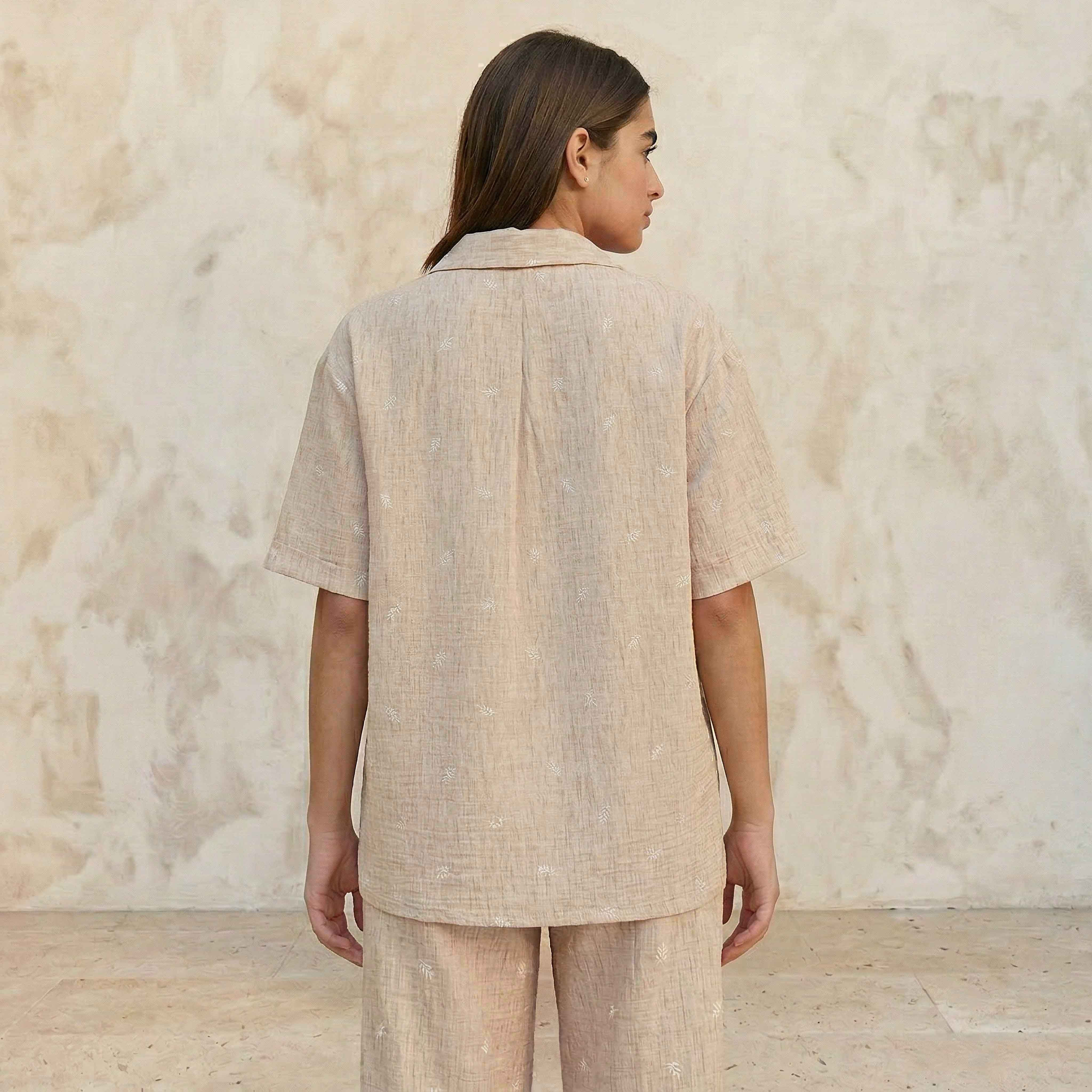 قميص بتطريز أوراق وأكمام قصيرة-women-clothing-shirtsandblouses-shirts-image-1