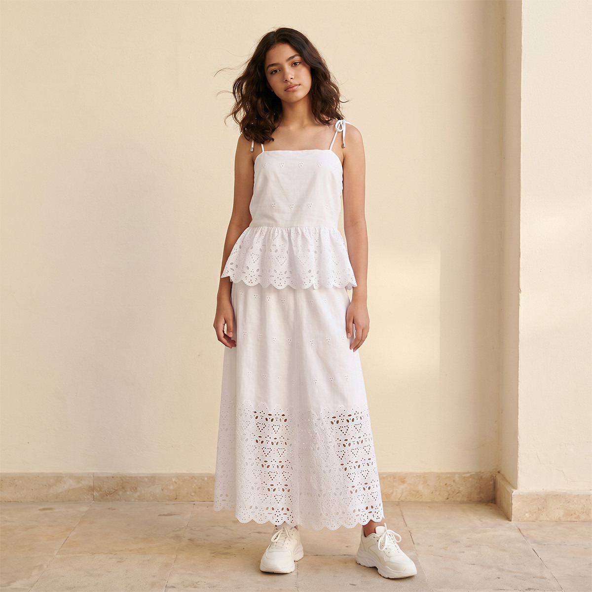 بلوزة قطن بقصة وتصميم بيبلوم مع تطريز شيفلي للشباب-women-clothing-shirtsandblouses-blouses-image-3