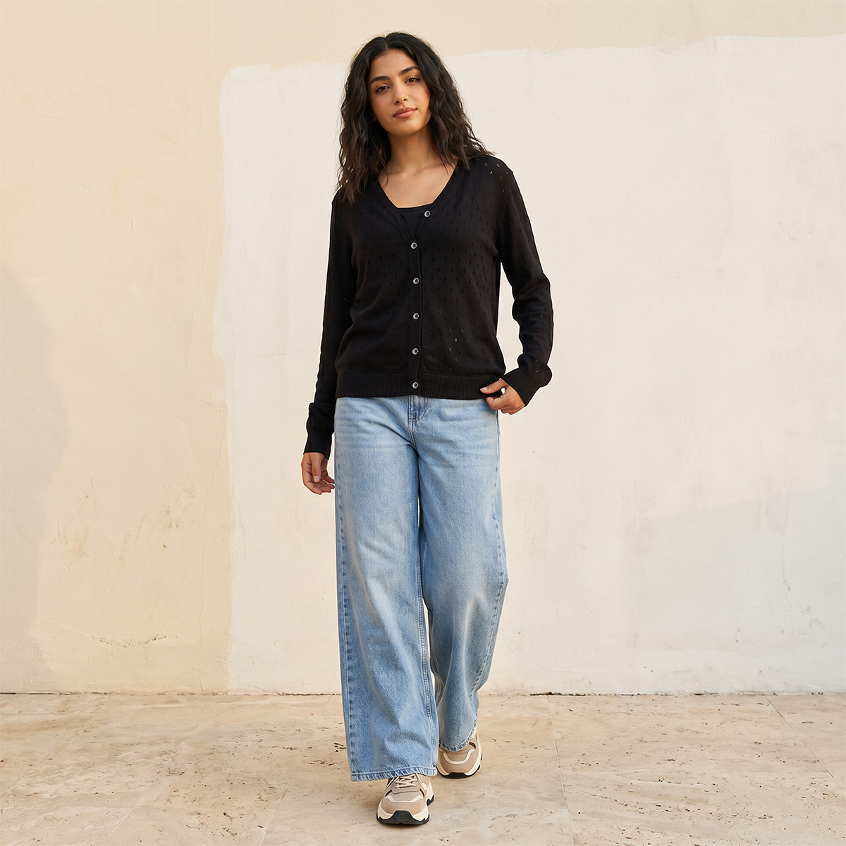 كارديجان منسوج بياقة V-women-winterwear-cardigansandjumpers-cardigans-image-3