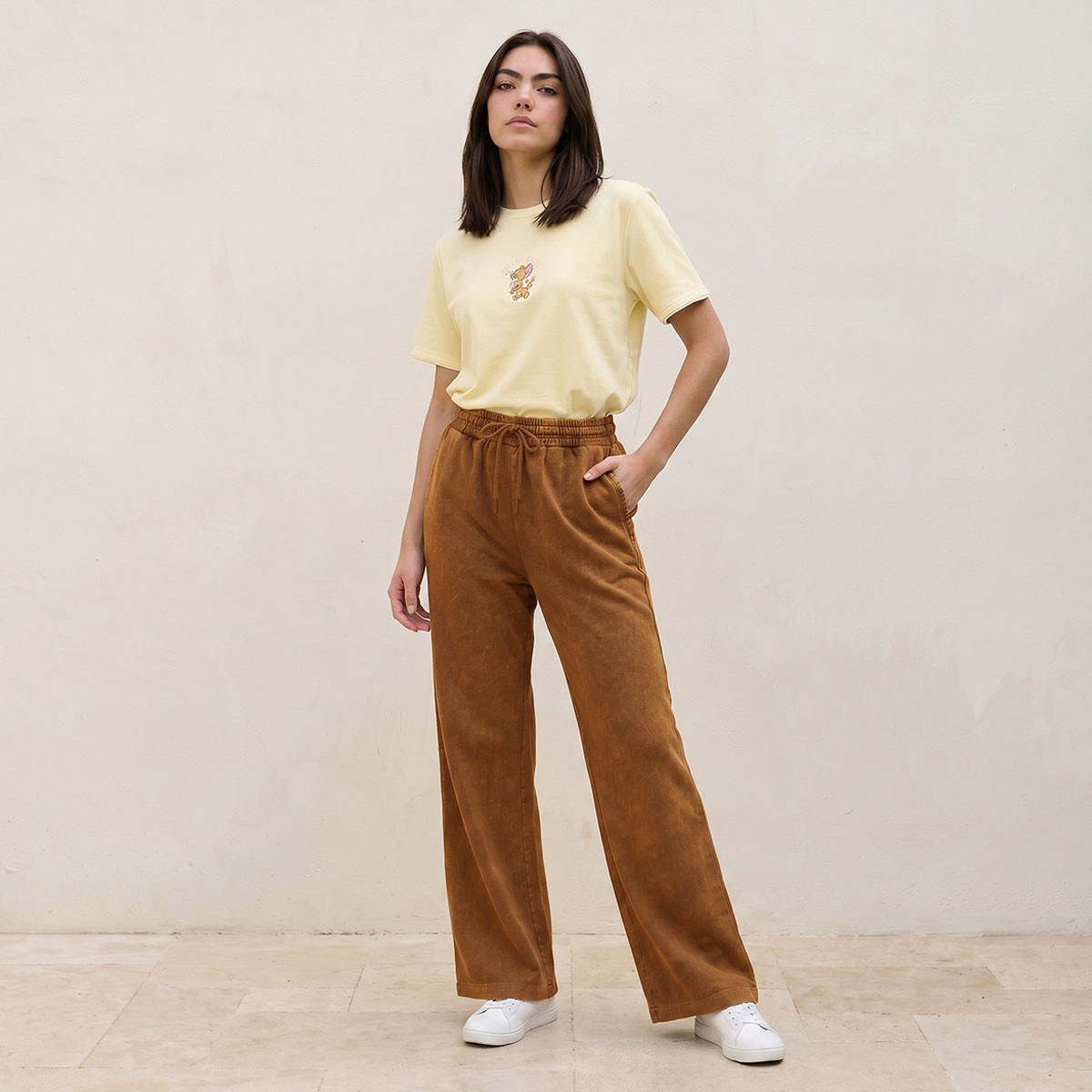 بنطلون رياضي بقصة عادية ورباط إغلاق-women-clothing-bottoms-joggers-image-3