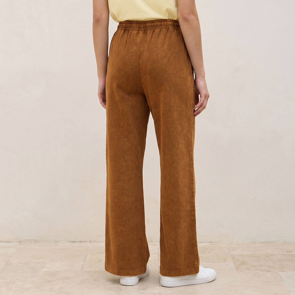 بنطلون رياضي بقصة عادية ورباط إغلاق-women-clothing-bottoms-joggers-image-4