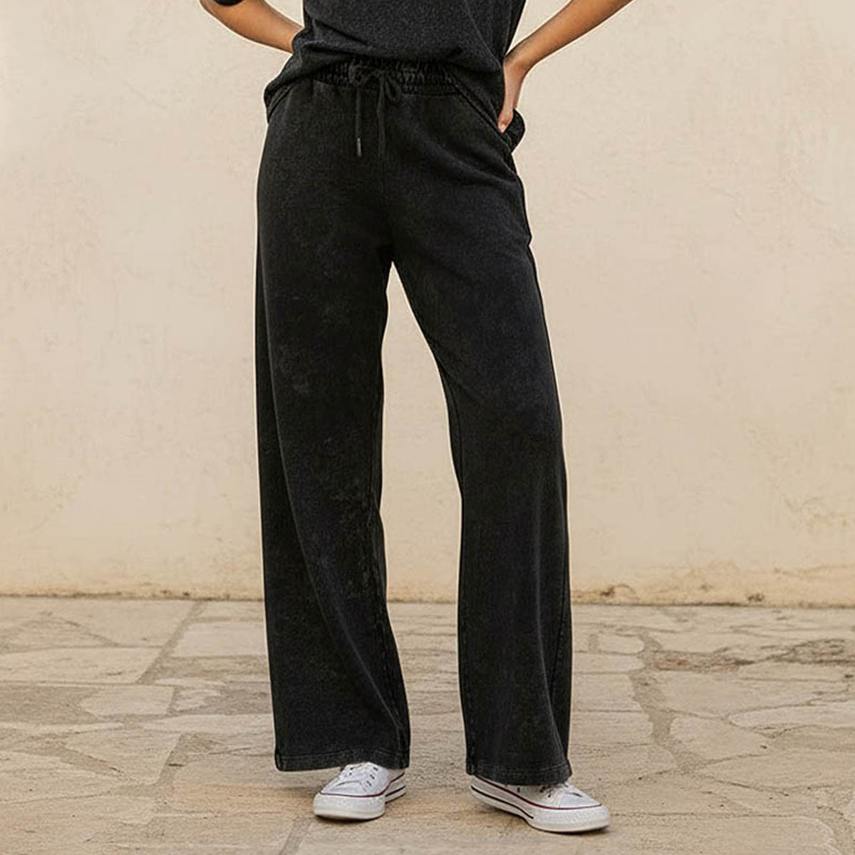 بنطلون رياضي بقصة عادية ورباط إغلاق-women-clothing-bottoms-joggers-image-1
