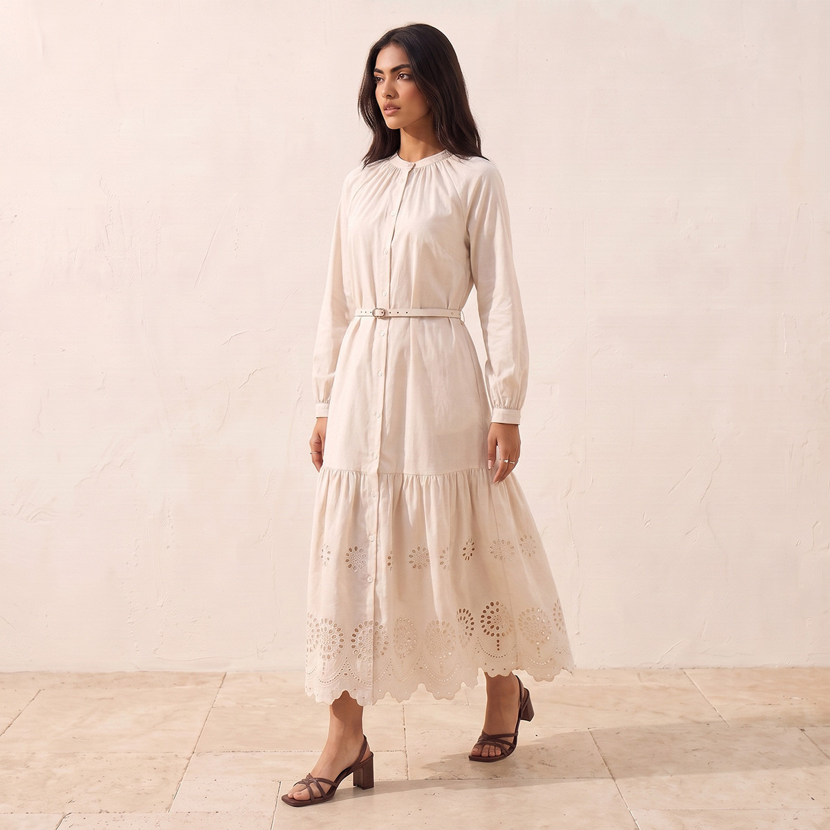 فستان قطني بقصة A مع تطريز مفرغ وحزام من سبلاش يوث-women-clothing-dresses-image-3