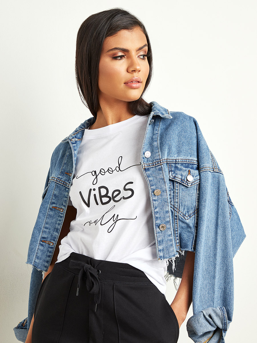 Styli Good Vibes Only Slogan Printed Regular Fit T-shirt-women-clothing-tshirts-image-1