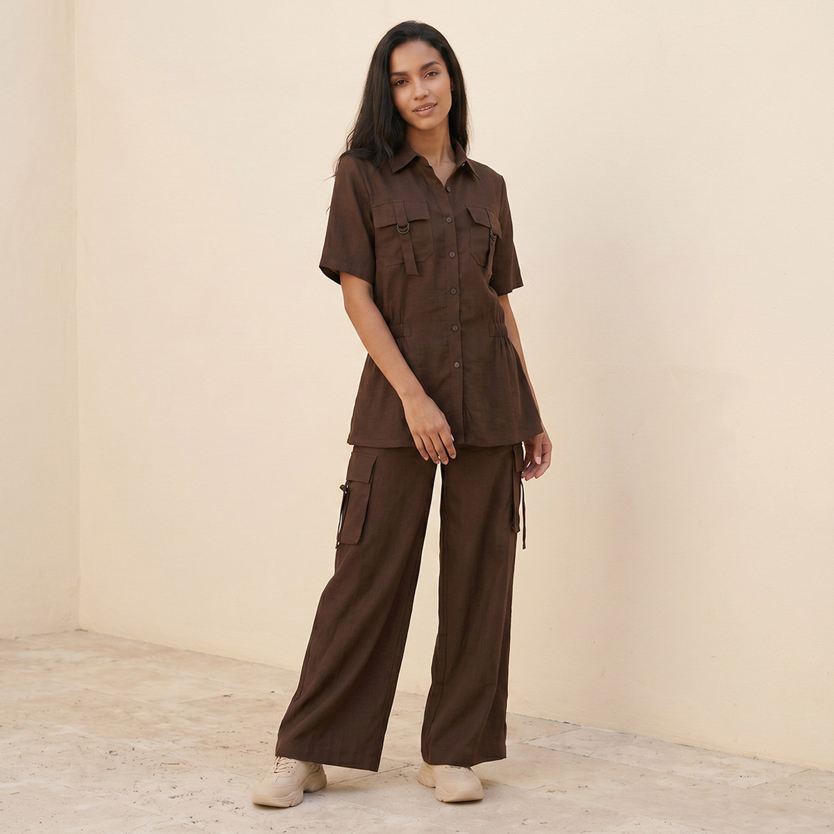 بنطلون كارجو واسع الساقين بجيوب من مزيج الكتان من سبلاش يوث-women-clothing-trousers-image-3