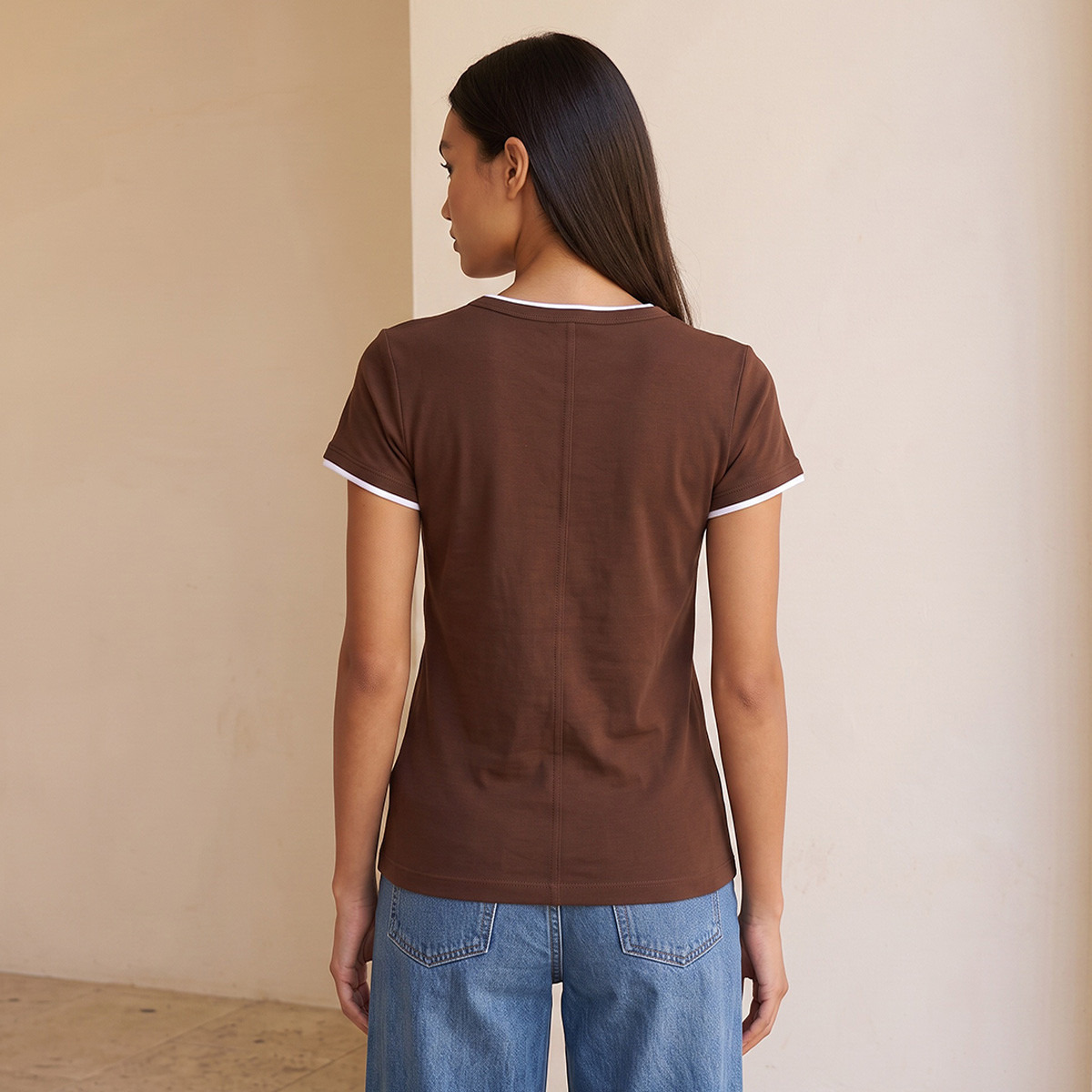 تيشيرت بقصة سليم وحواف متباينة من سبلاش يوث-women-clothing-tshirts-image-3
