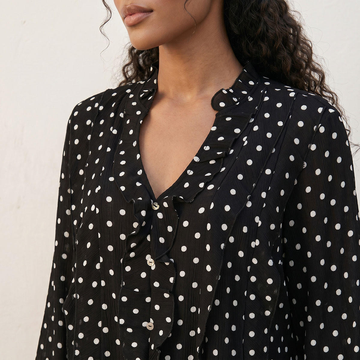 بلوزة بطبعات منقّطة من سبلاش يوث-women-clothing-shirtsandblouses-blouses-image-3