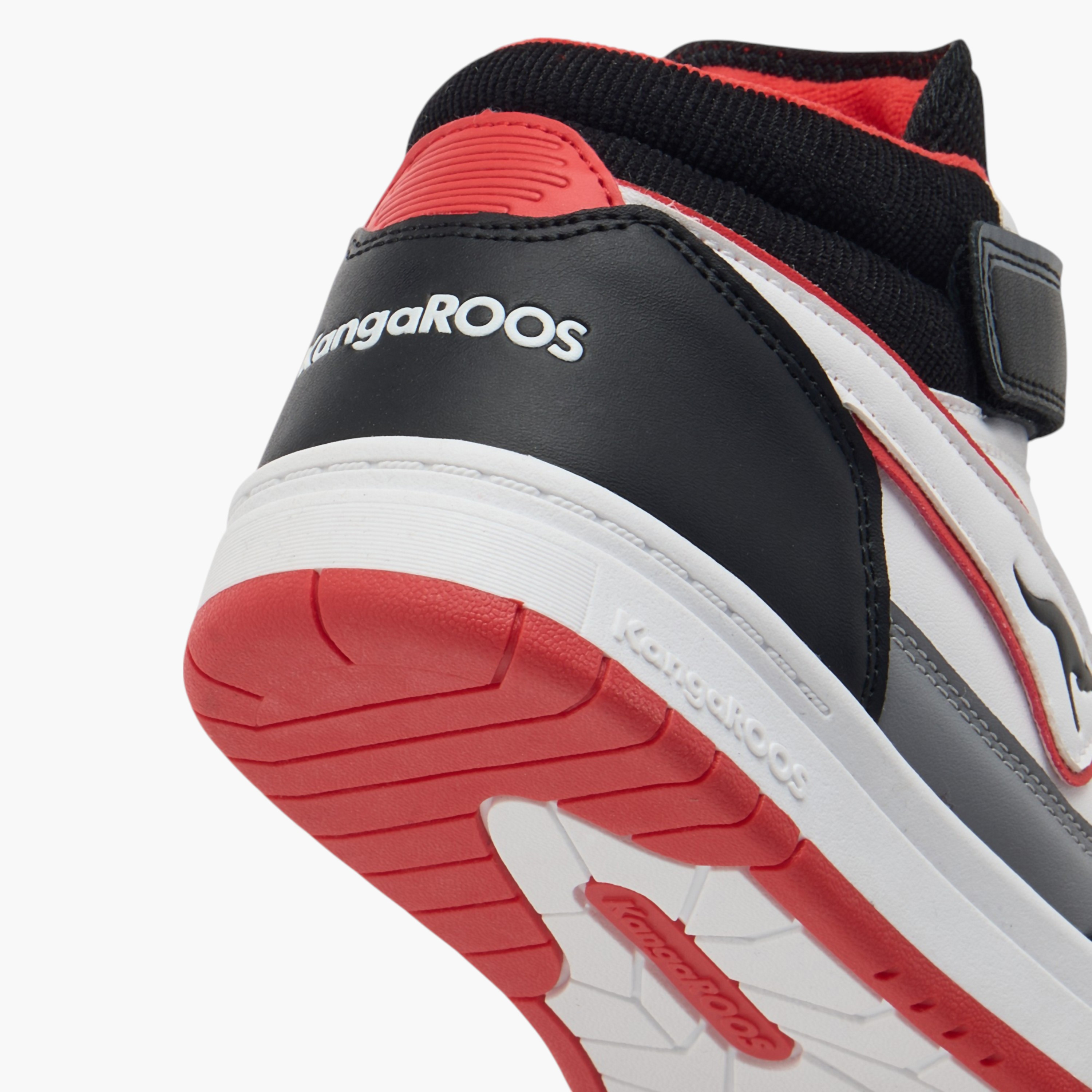 حذاء سنيكرز برقبة عالية وشريط إغلاق لاصق وشعار للنساء من كانجاروز-women-shoes-sneakers-image-5