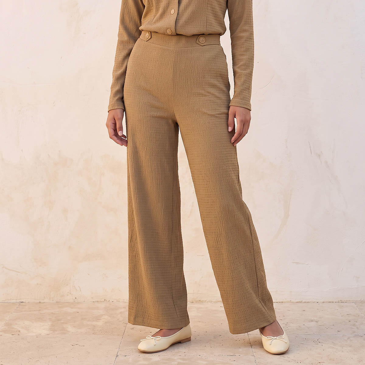 بنطلون بارز الملمس بخصر مطاطي من سبلاش يوث-women-clothing-trousers-image-1