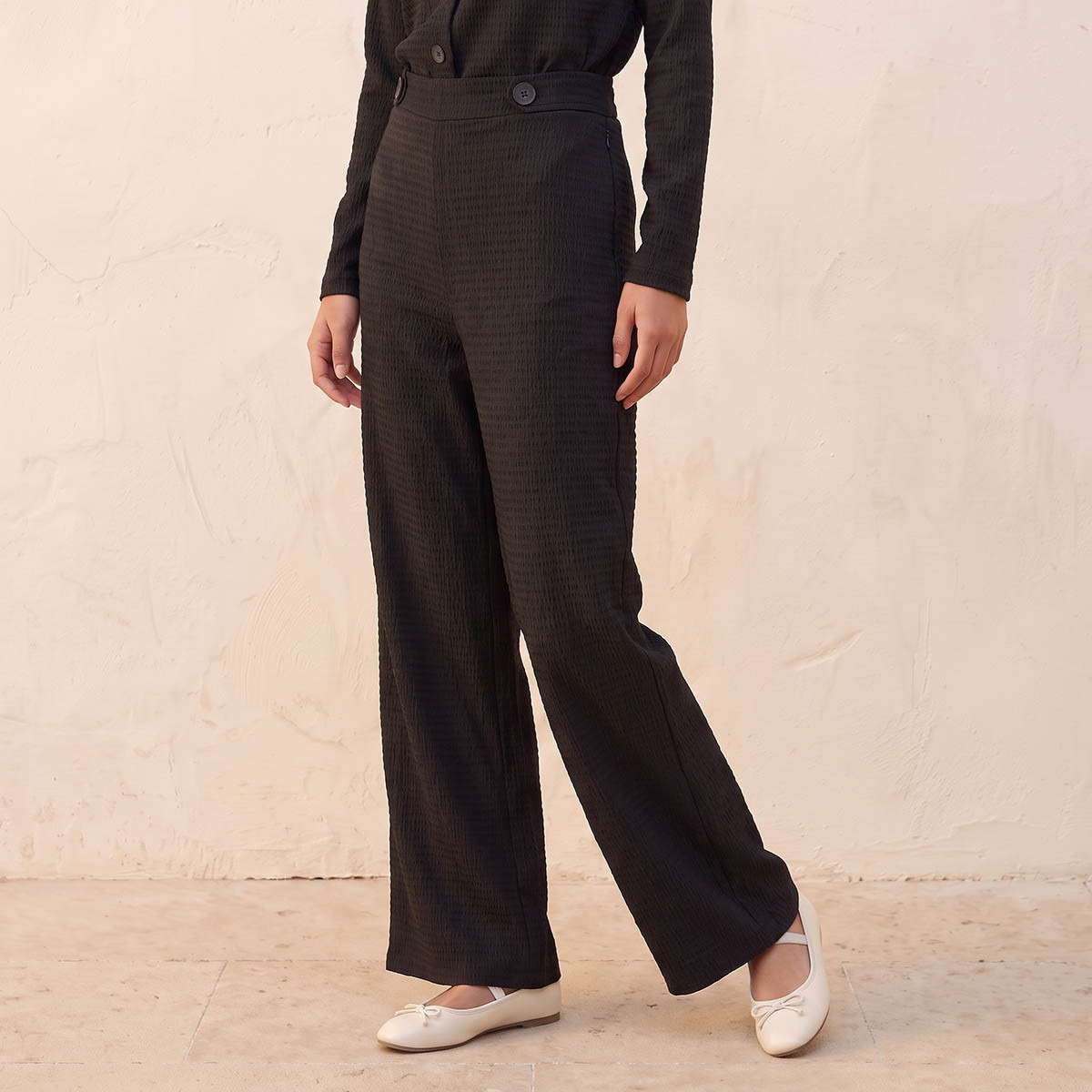 بنطلون بارز الملمس بخصر مطاطي من سبلاش يوث-women-clothing-trousers-image-1