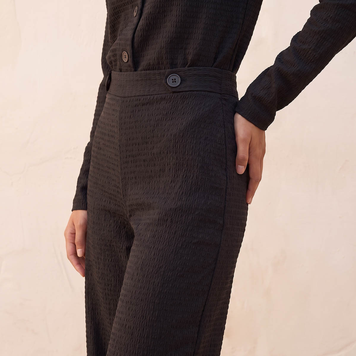 بنطلون بارز الملمس بخصر مطاطي من سبلاش يوث-women-clothing-trousers-image-2