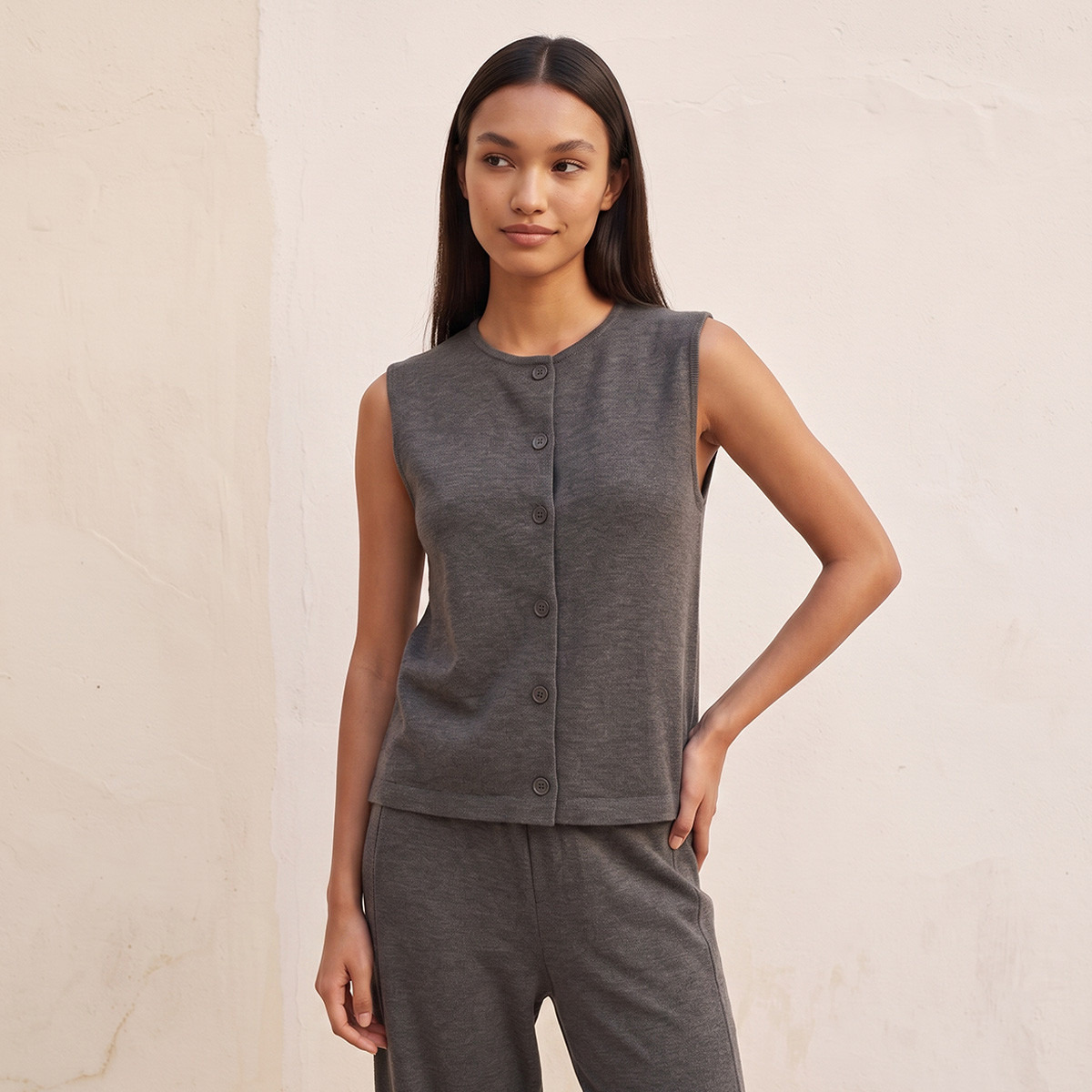 بلوزة دون أكمام بارزة الملمس بأزرار من سبلاش يوث-women-clothing-shirtsandblouses-blouses-image-1