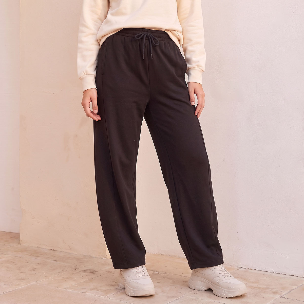 بنطلون رياضي بقصة برميلية من سبلاش يوث-women-clothing-bottoms-joggers-image-1
