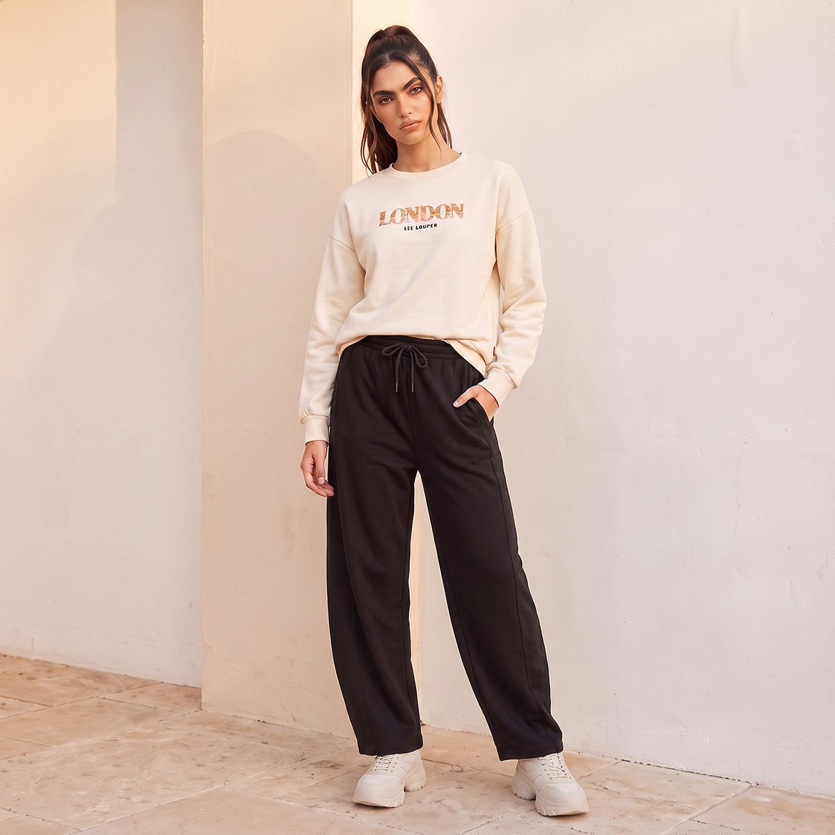 بنطلون رياضي بقصة برميلية من سبلاش يوث-women-clothing-bottoms-joggers-image-2