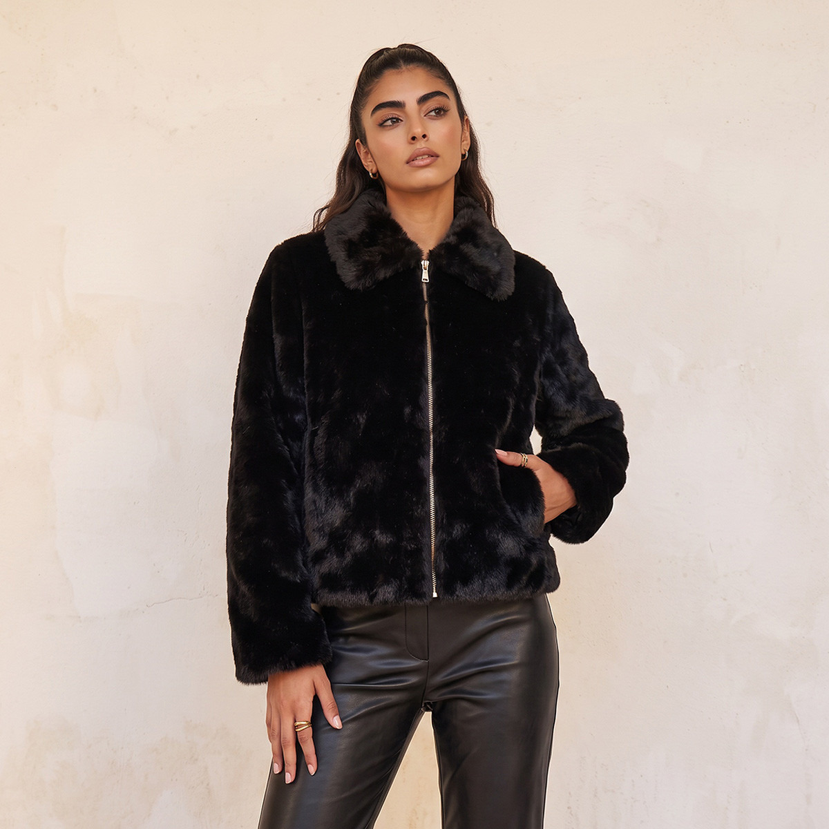 جاكيت فرو صناعي بسحاب إغلاق من سبلاش يوث-women-winterwear-coatsandjackets-jackets-image-2