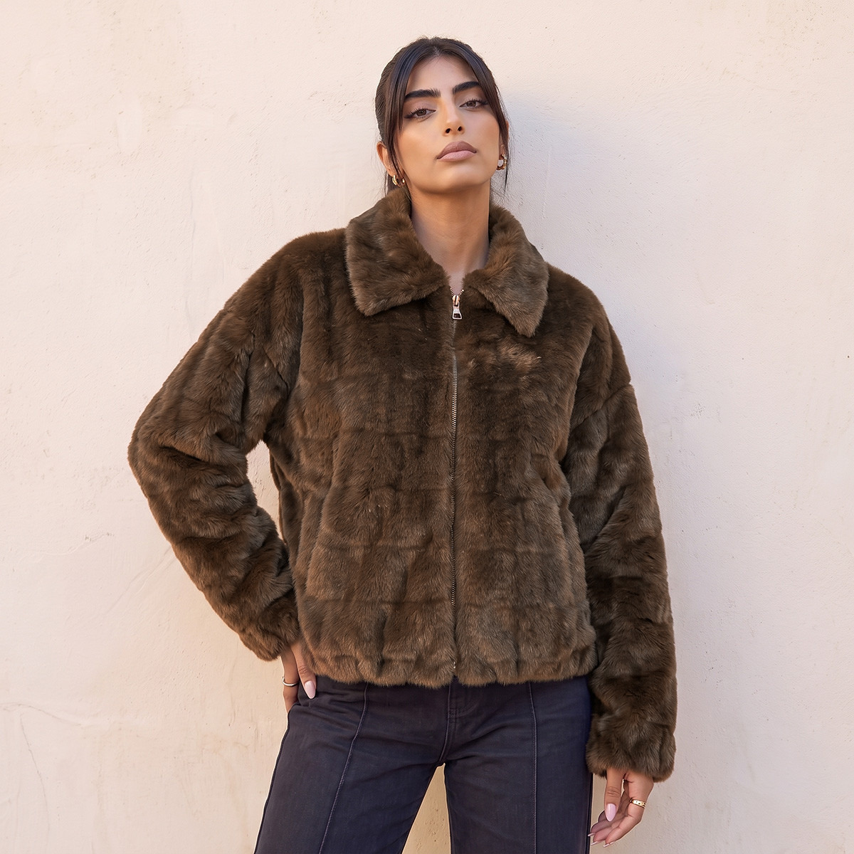 Splash Youth Faux Fur Jacket with Zip Closure-women-winterwear-coatsandjackets-jackets-image-1