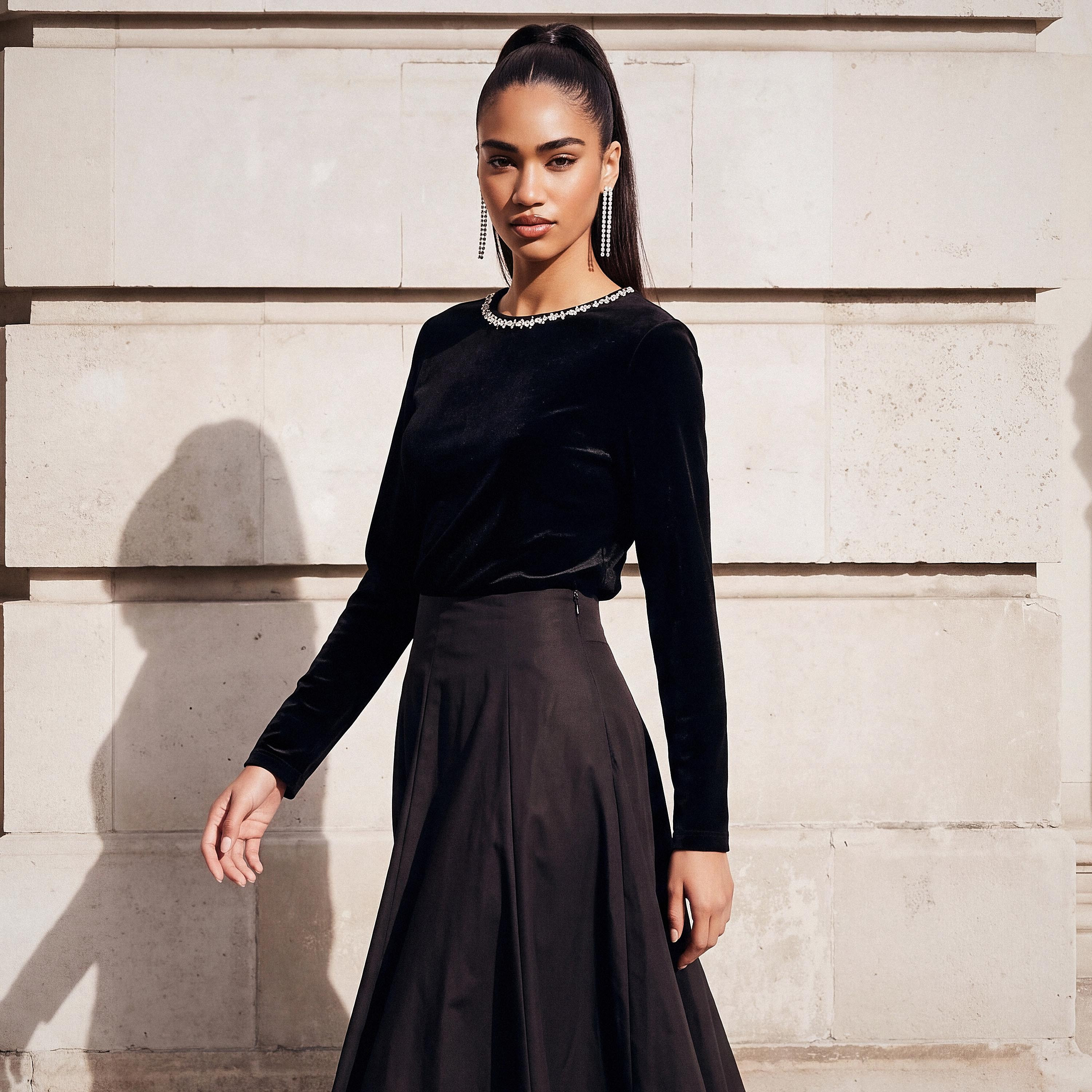 بلوزة قطيفة مزينة بتفاصيل لامعة من سبلاش يوث-women-clothing-tshirts-image-1
