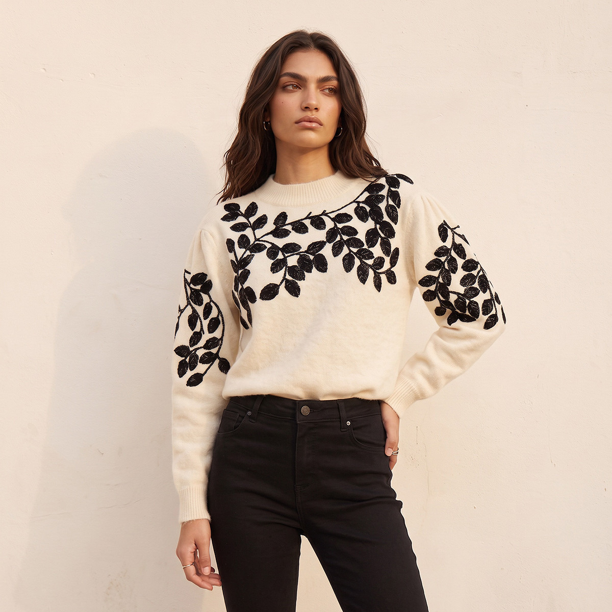 كنزة بتطريز من يوث من سبلاش-women-winterwear-cardigansandjumpers-jumpers-image-4