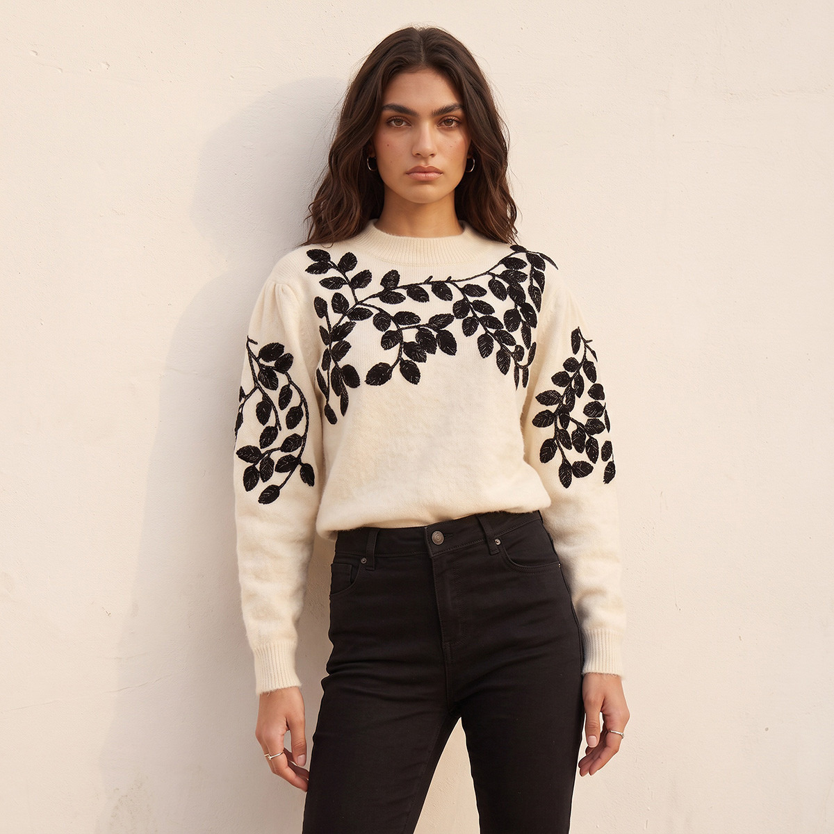 كنزة بتطريز من يوث من سبلاش-women-winterwear-cardigansandjumpers-jumpers-image-5
