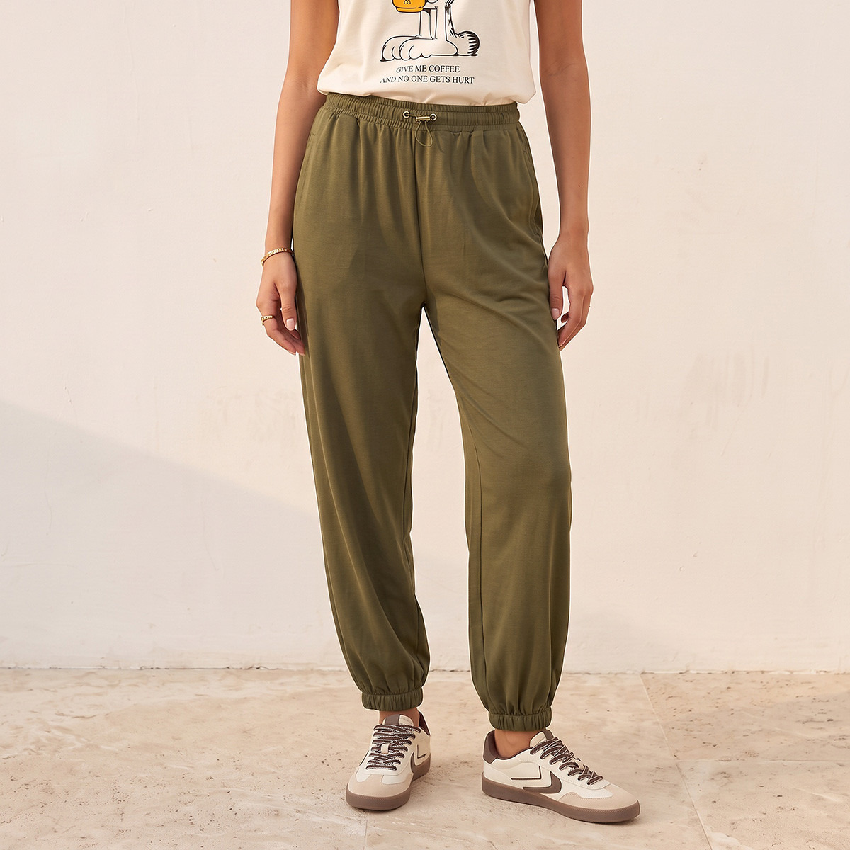 بنطلون ناعم الملمس بخصر مرن من يوث من سبلاش-women-clothing-bottoms-joggers-image-1