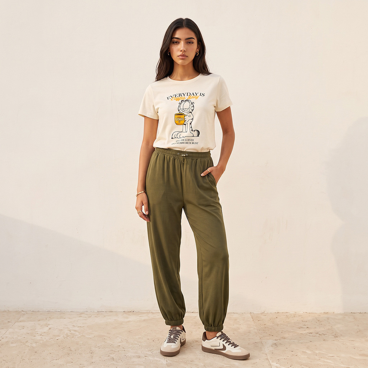 بنطلون ناعم الملمس بخصر مرن من يوث من سبلاش-women-clothing-bottoms-joggers-image-2