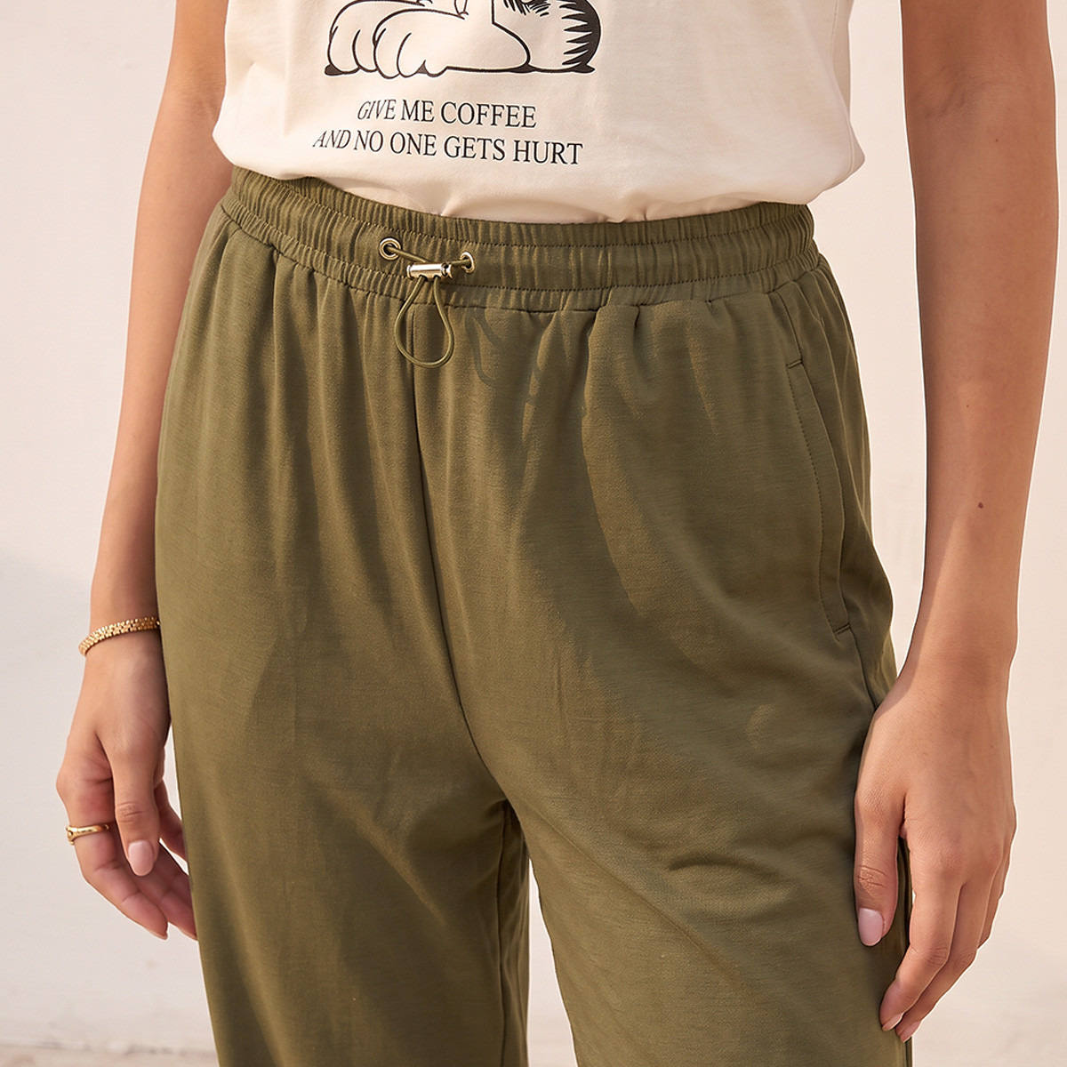 بنطلون ناعم الملمس بخصر مرن من يوث من سبلاش-women-clothing-bottoms-joggers-image-4