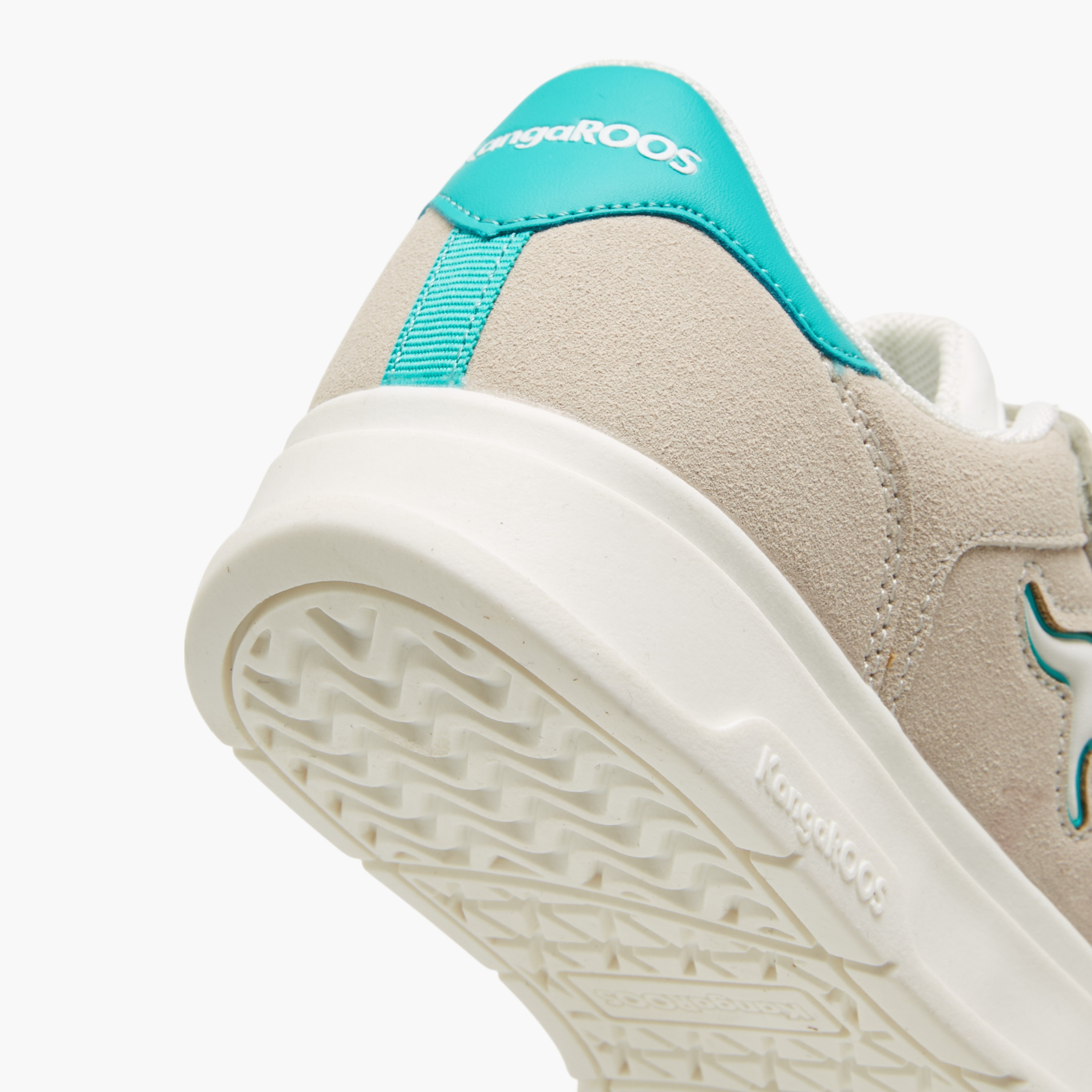 حذاء سنيكرز بشريط إغلاق لاصق للبنات من كانغاروز-girls-shoes-sports-image-5