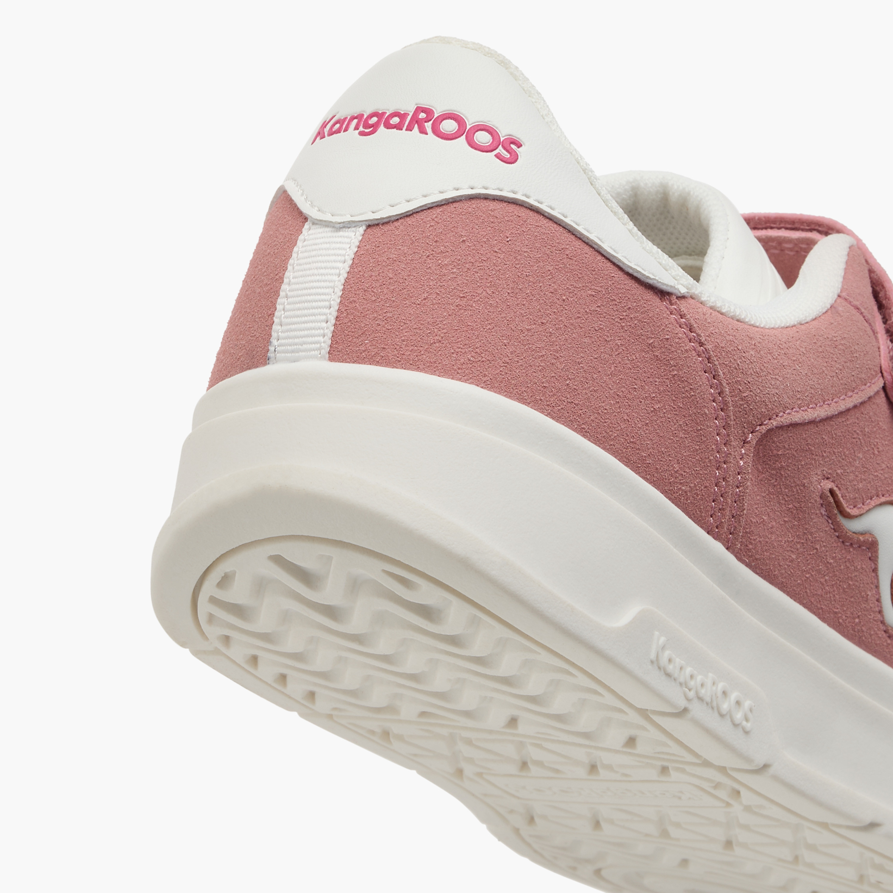 حذاء سنيكرز بشعار وشريط إغلاق للنساء من كانجاروس-women-shoes-sneakers-image-5