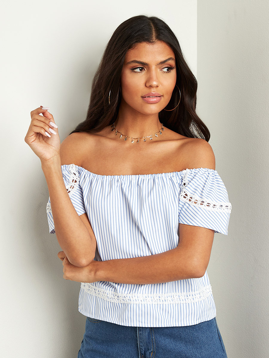 بلوزة بأكتاف مكشوفة وتفاصيل مطرزة من ستايلي-women-clothing-shirtsandblouses-blouses-image-1