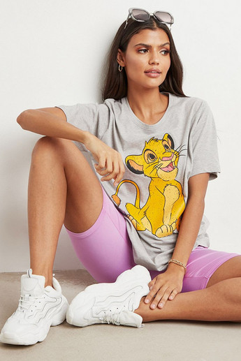 Formindske let at håndtere Whitney Buy Women's Styli Disney Lion King Graphic Printed Oversized T-shirt Online  | Centrepoint UAE